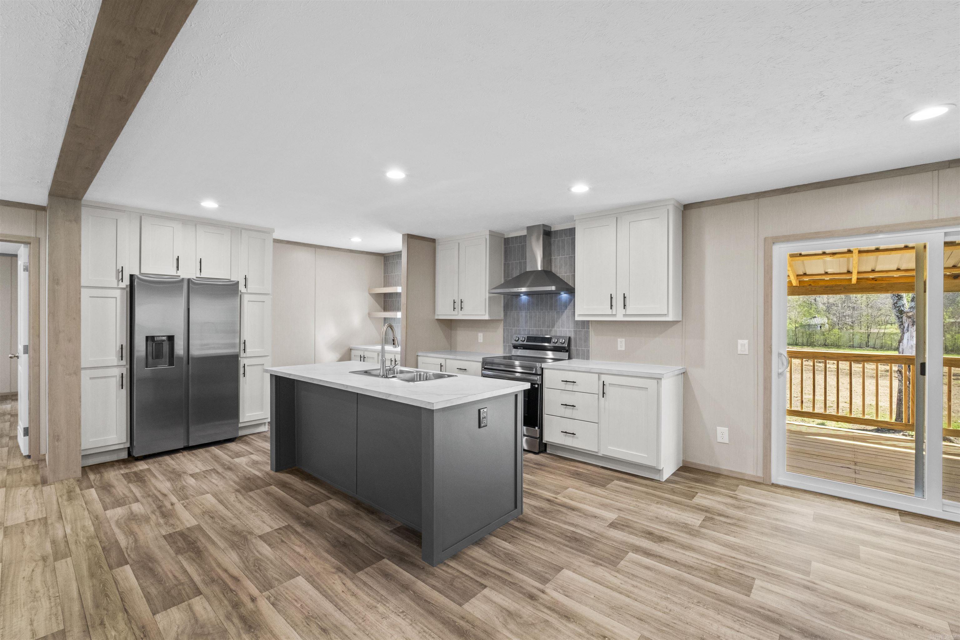 LAKE FARM - Residential