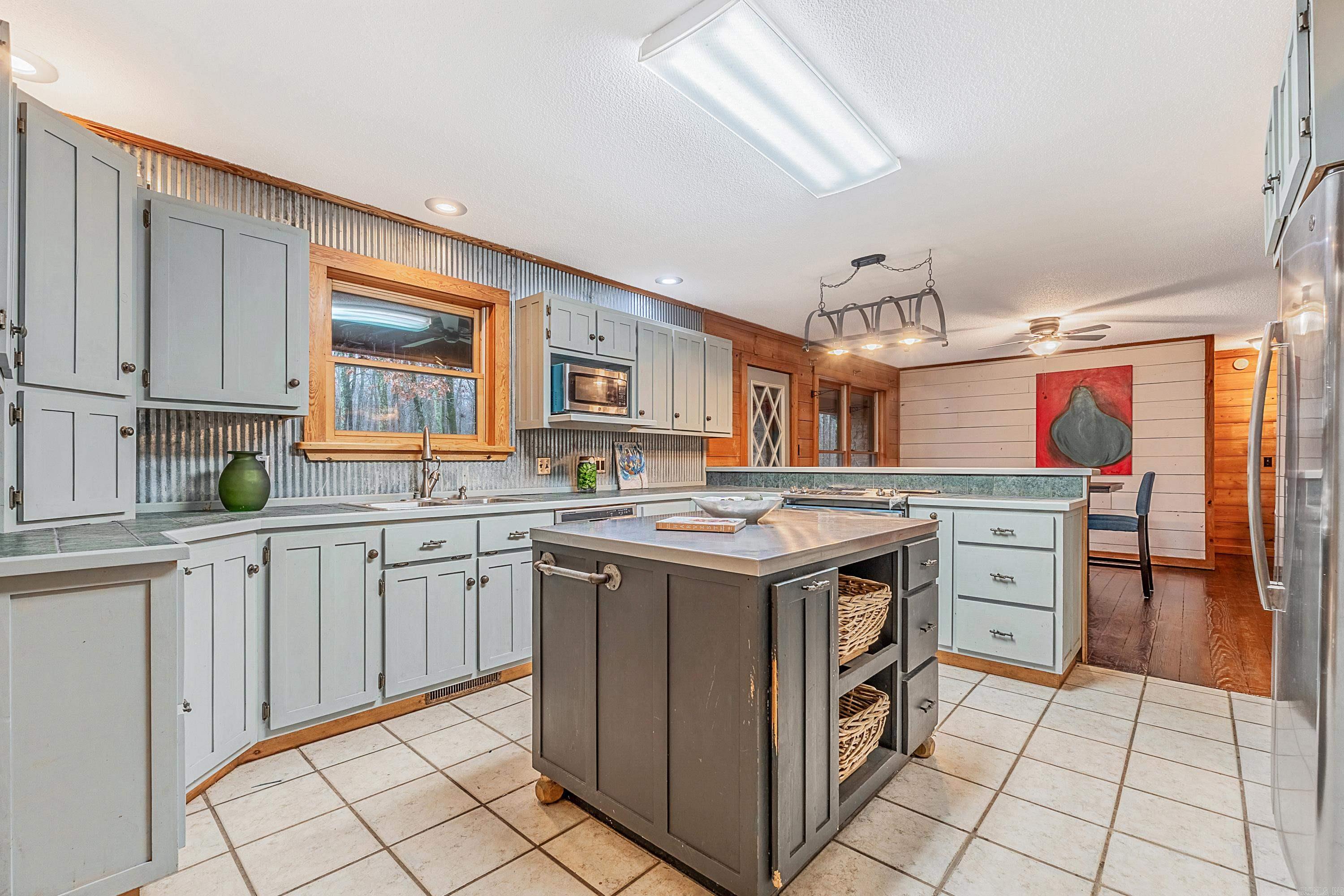 LOUROE LANE S/D - Residential