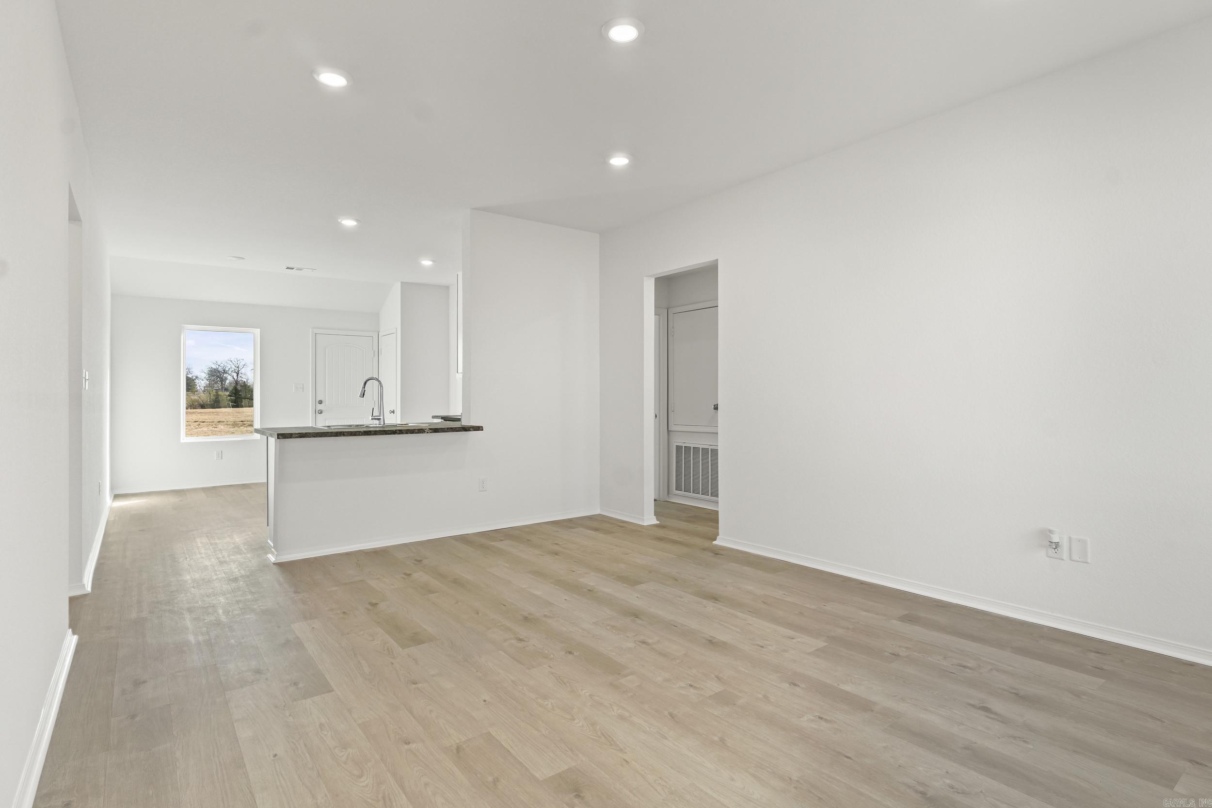 HILL FARM - Residential