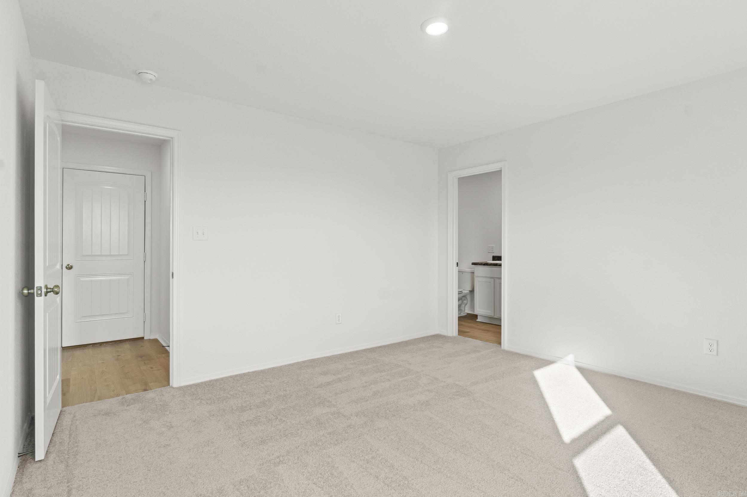 HILL FARM - Residential