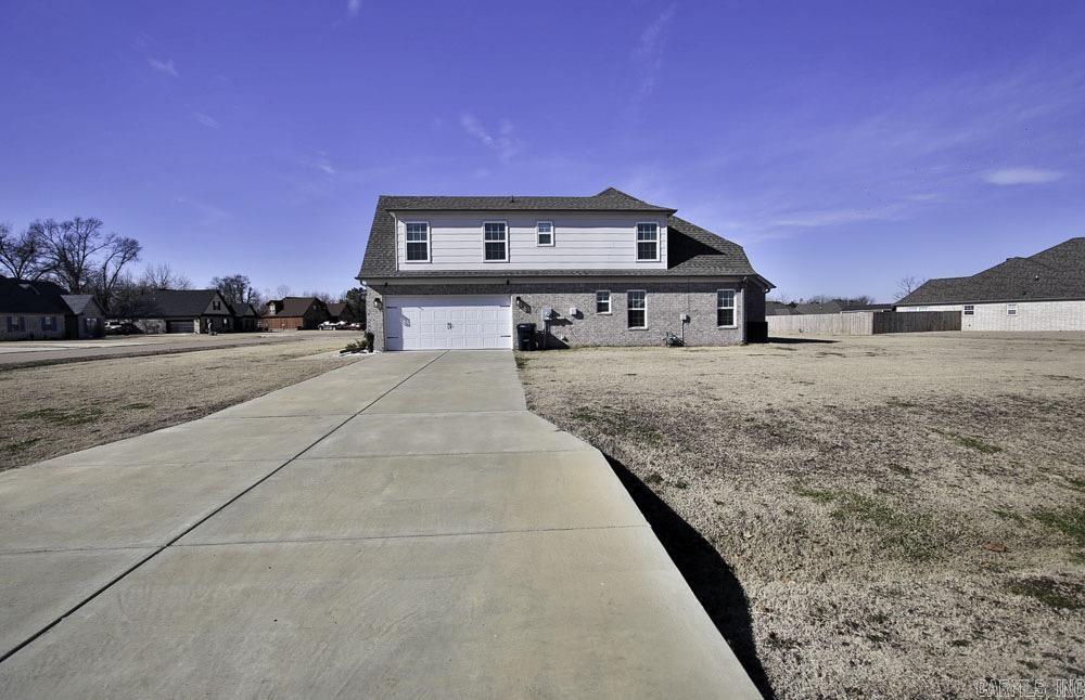 RUSTLING OAKS - Residential