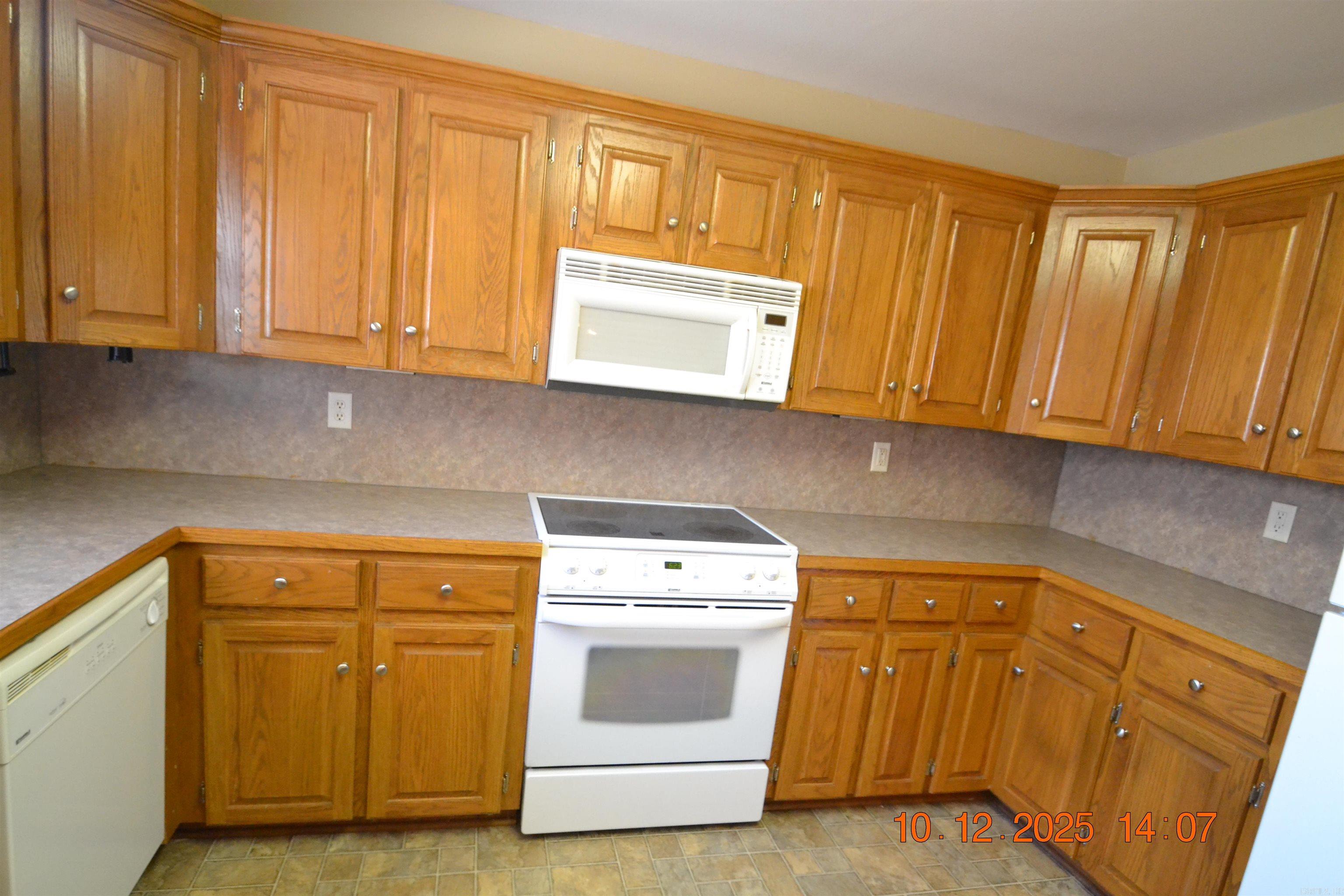 MEADOWLAKE - Residential