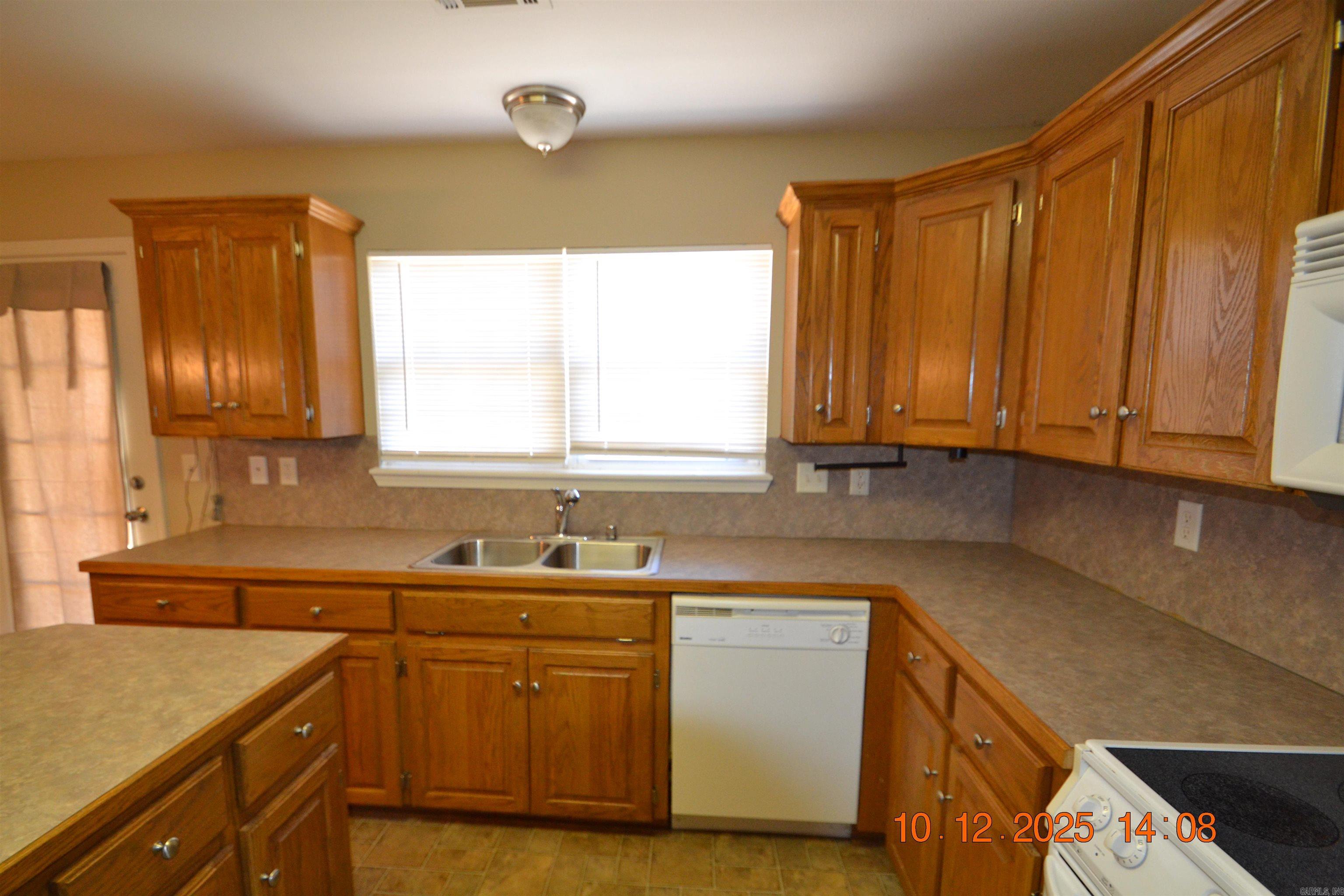 MEADOWLAKE - Residential