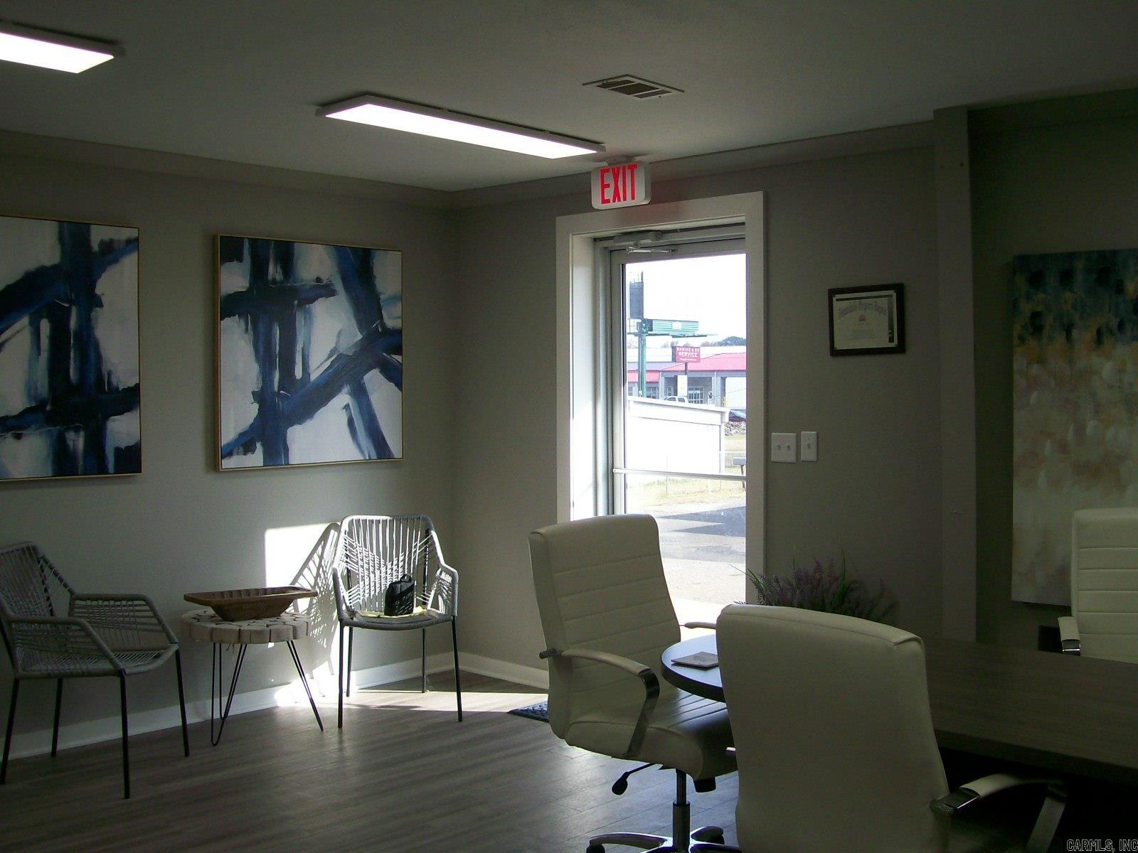 Seastrunk JR - Commercial Sale