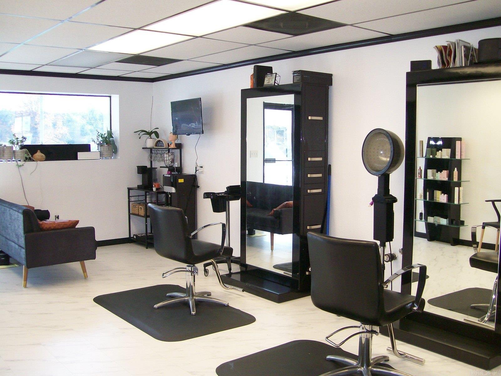 Seastrunk JR - Commercial Sale