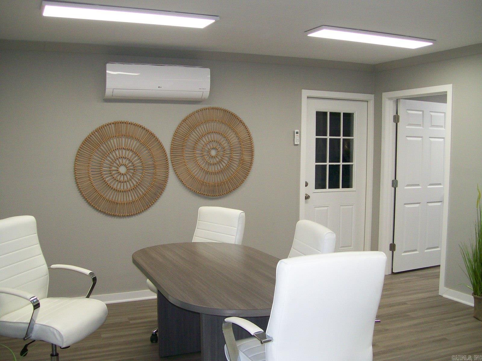 Seastrunk JR - Commercial Sale