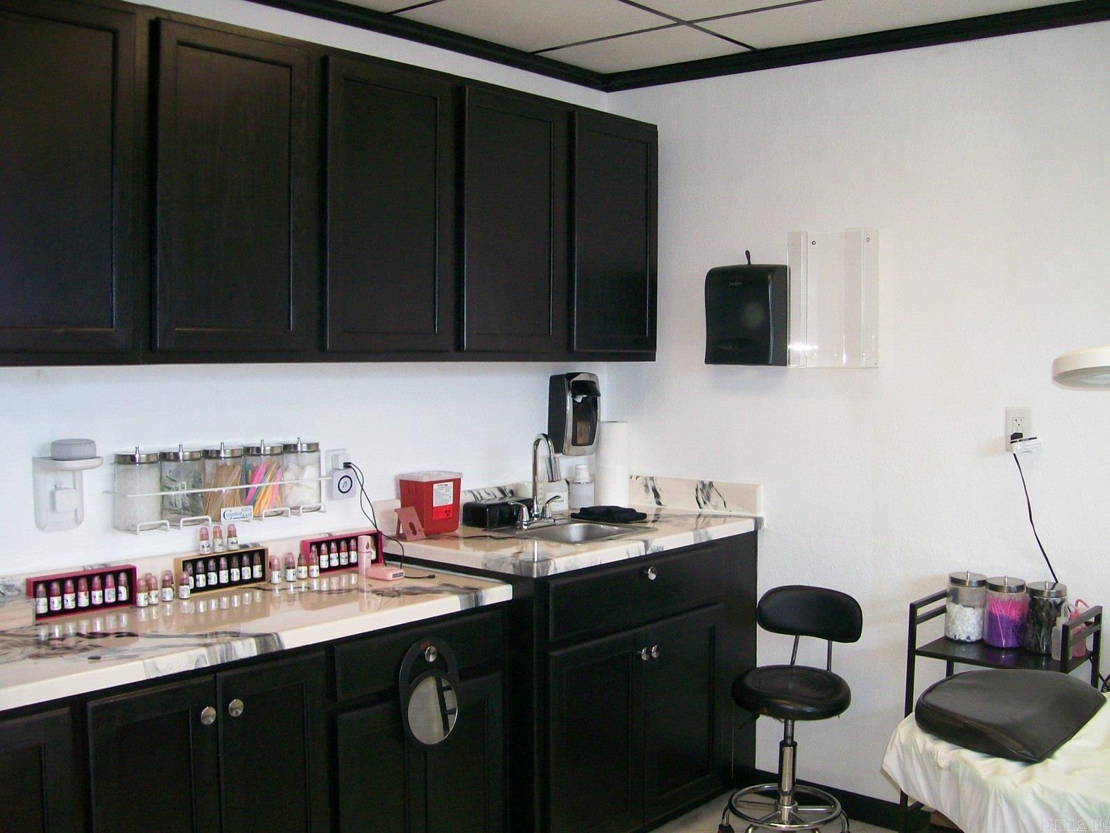 Seastrunk JR - Commercial Sale