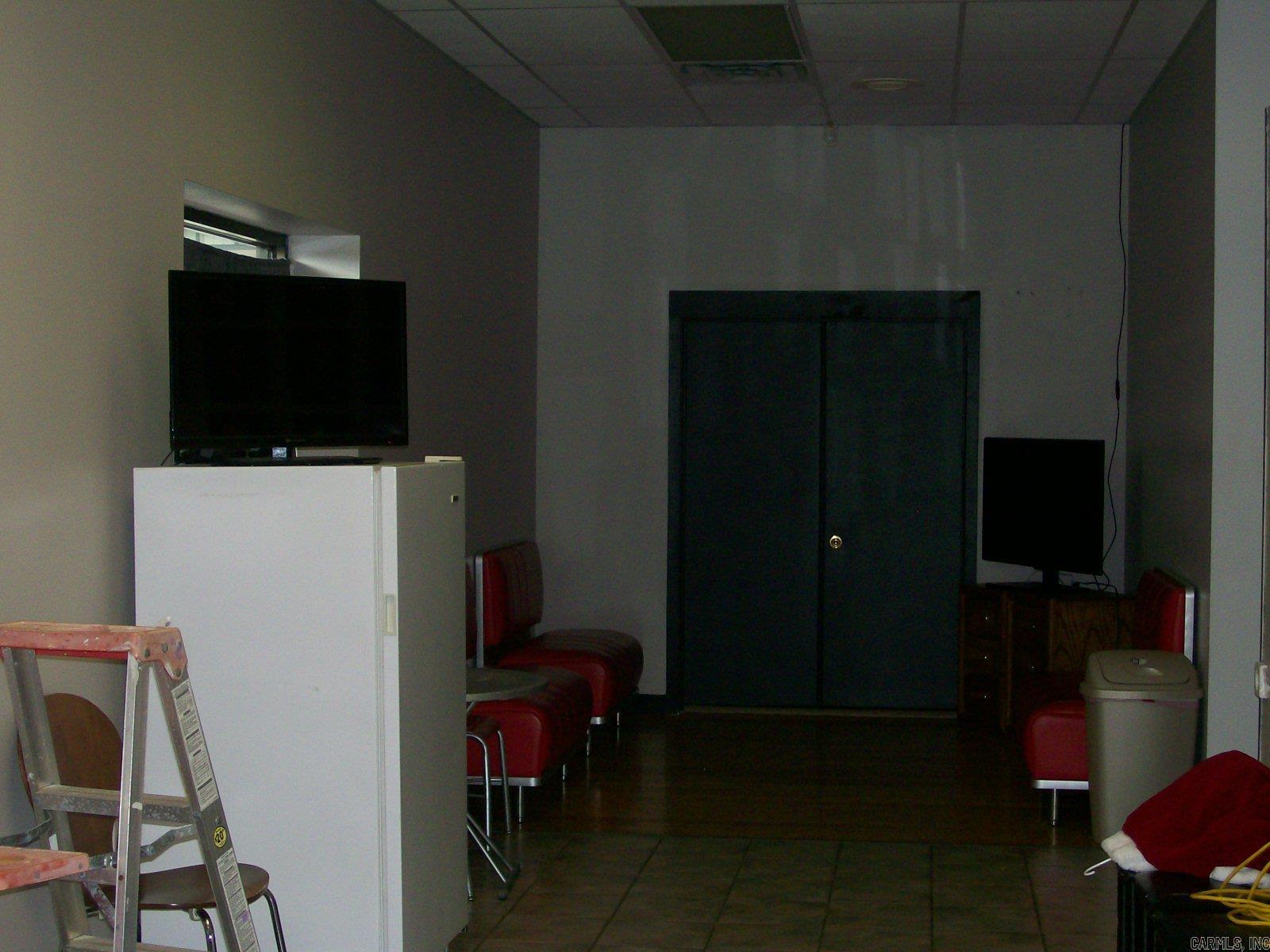 Seastrunk JR - Commercial Sale