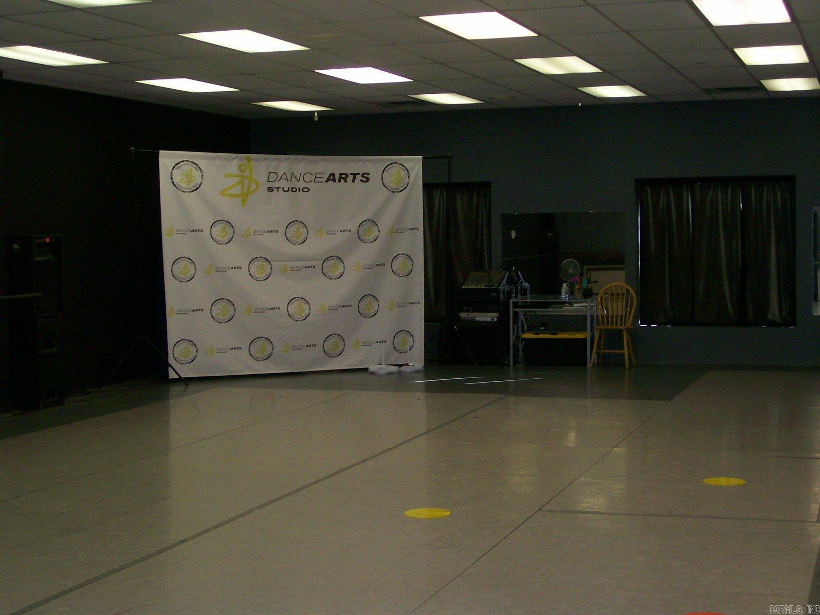 Seastrunk JR - Commercial Sale