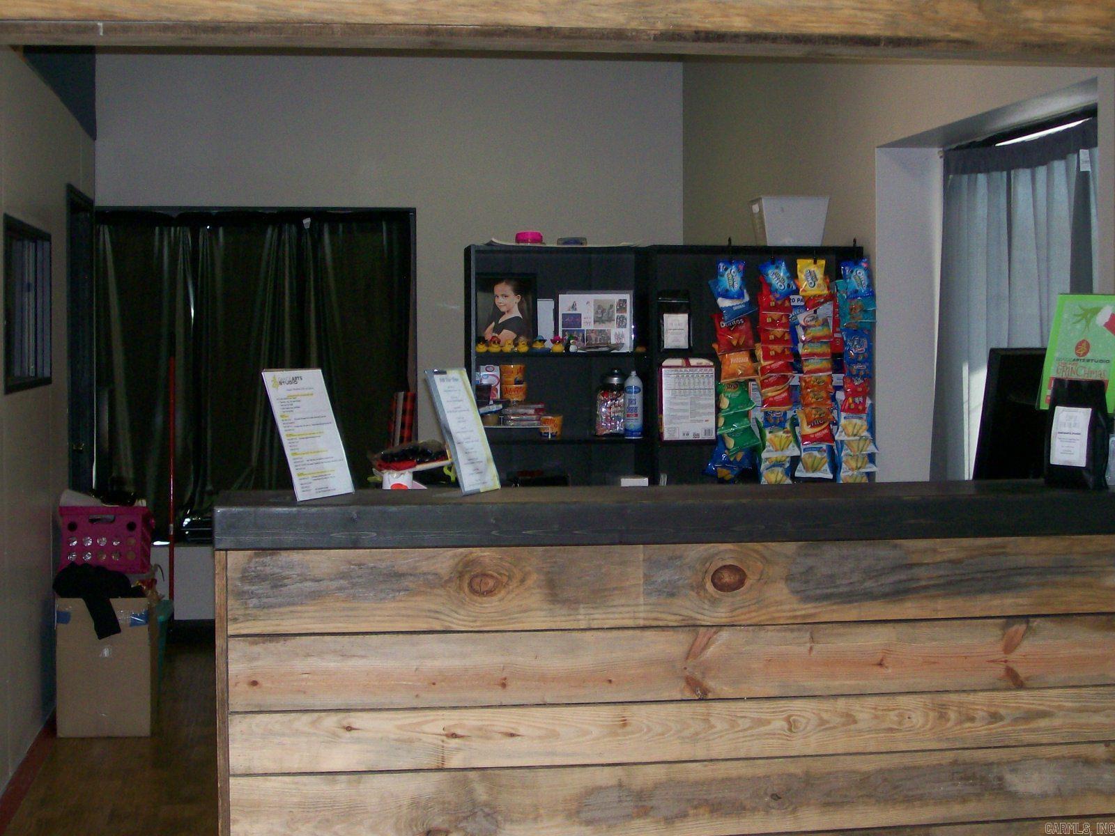 Seastrunk JR - Commercial Sale