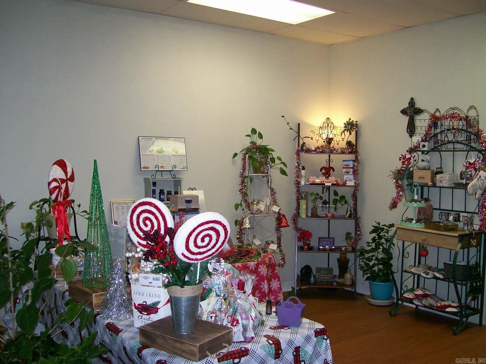 Seastrunk JR - Commercial Sale