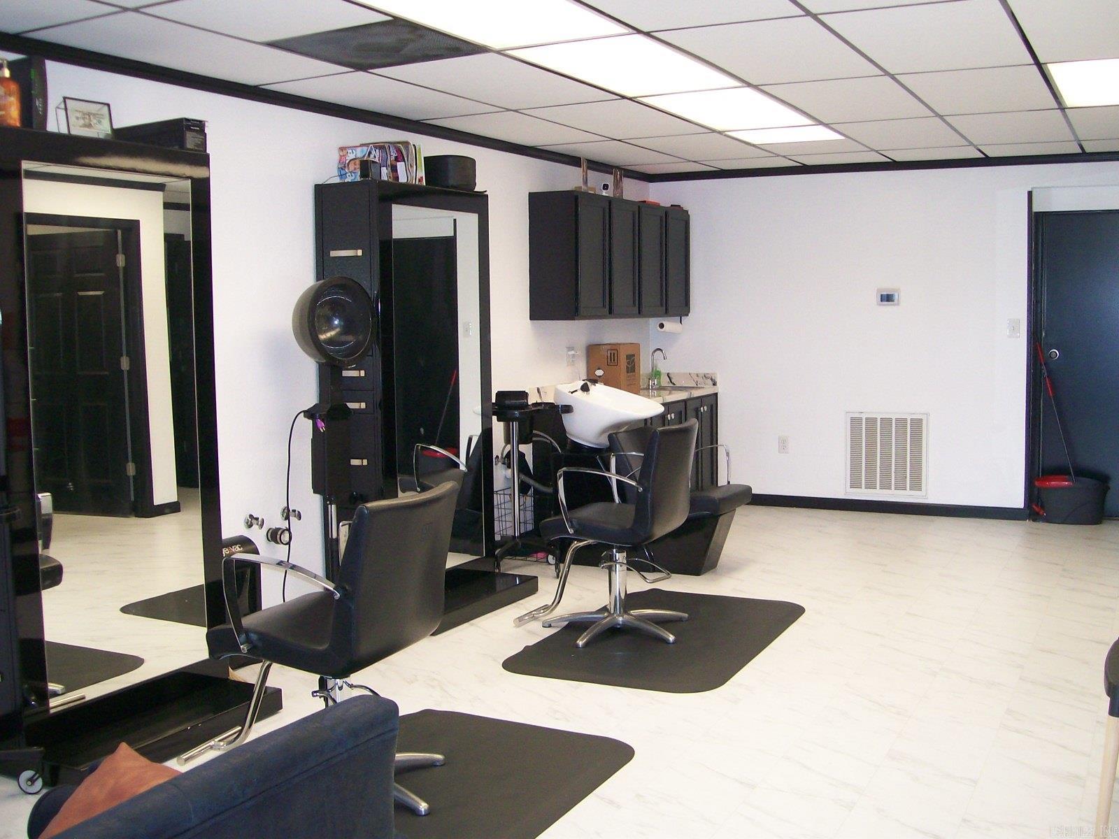 Seastrunk JR - Commercial Sale