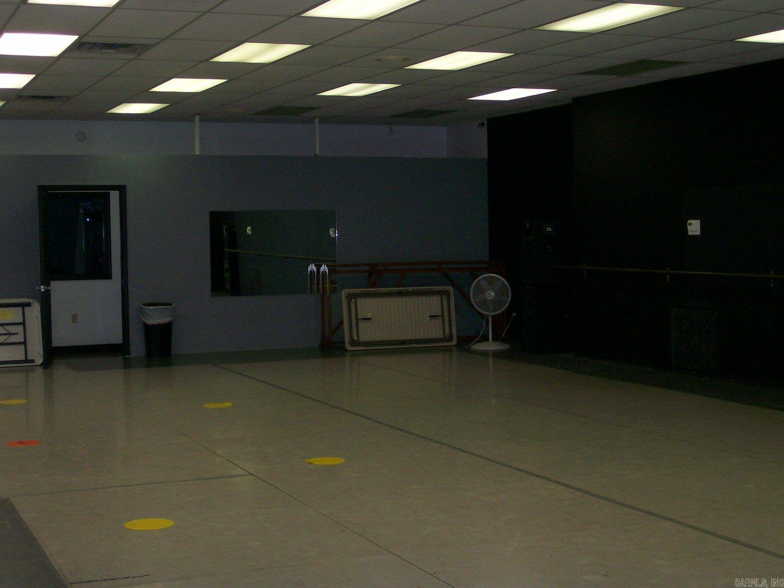 Seastrunk JR - Commercial Sale