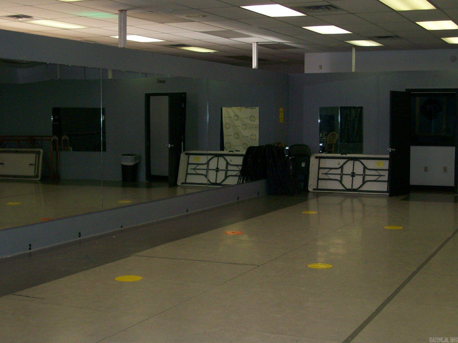 Seastrunk JR - Commercial Sale