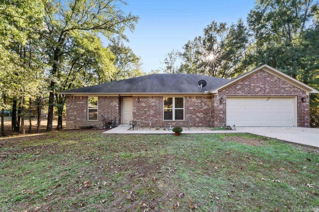 Discover the perfect blend of comfort and country charm with this inviting 3-bedroom, 2-bath home nestled on approximately 1.96 acres. Surrounded by peaceful scenery, this property offers plenty of room to roam, relax, and enjoy the outdoors. A seasonal wet-weather creek adds a touch of natural beauty and tranquility, creating the ideal backdrop for your private retreat. Inside, youāll find a warm and welcoming floor plan with spacious living areas, a functional kitchen, and comfortable bedrooms. Whether youāre looking for a quiet escape or simply a place to enjoy the beauty of nature, this property is full of possibilities.