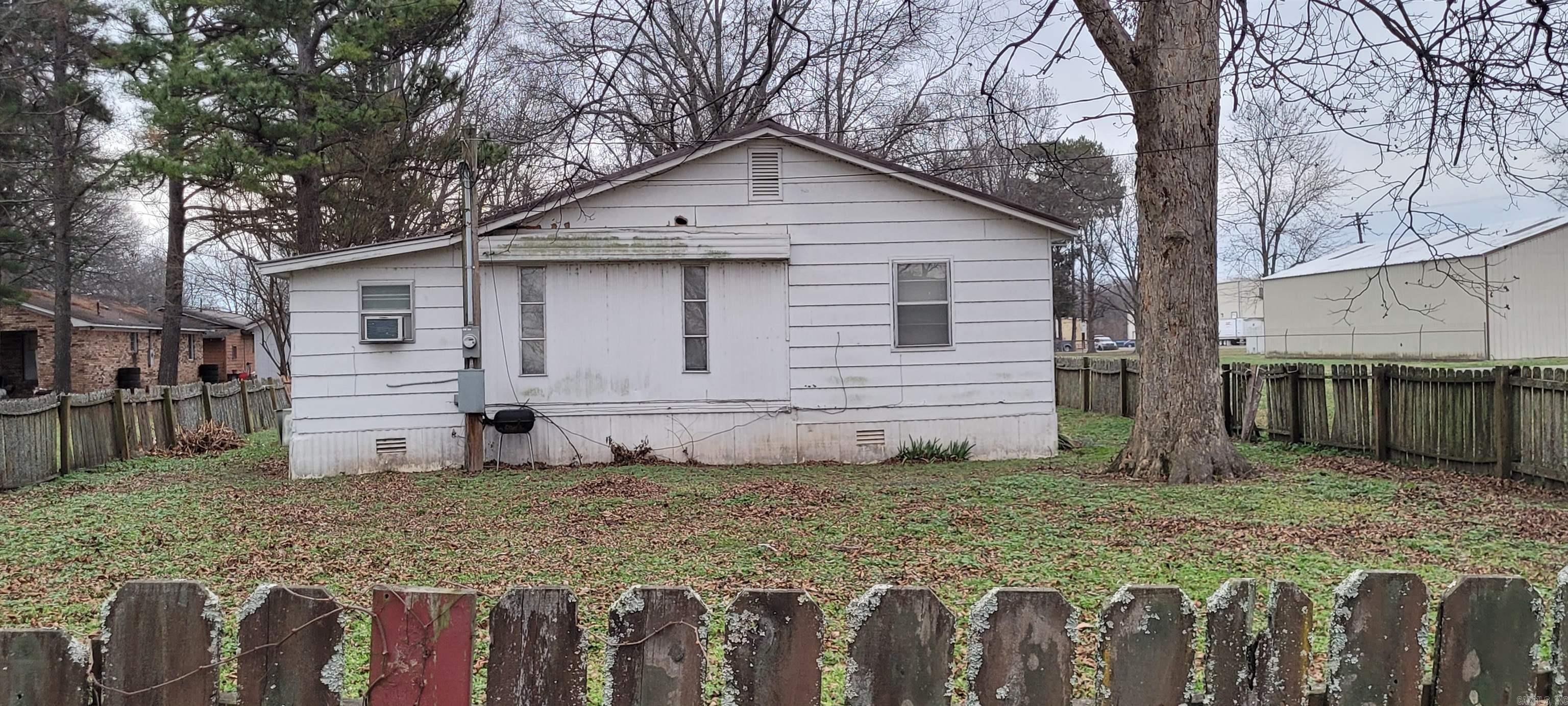 NEW ADDITION 1904 (E OF JACKSON) - Residential
