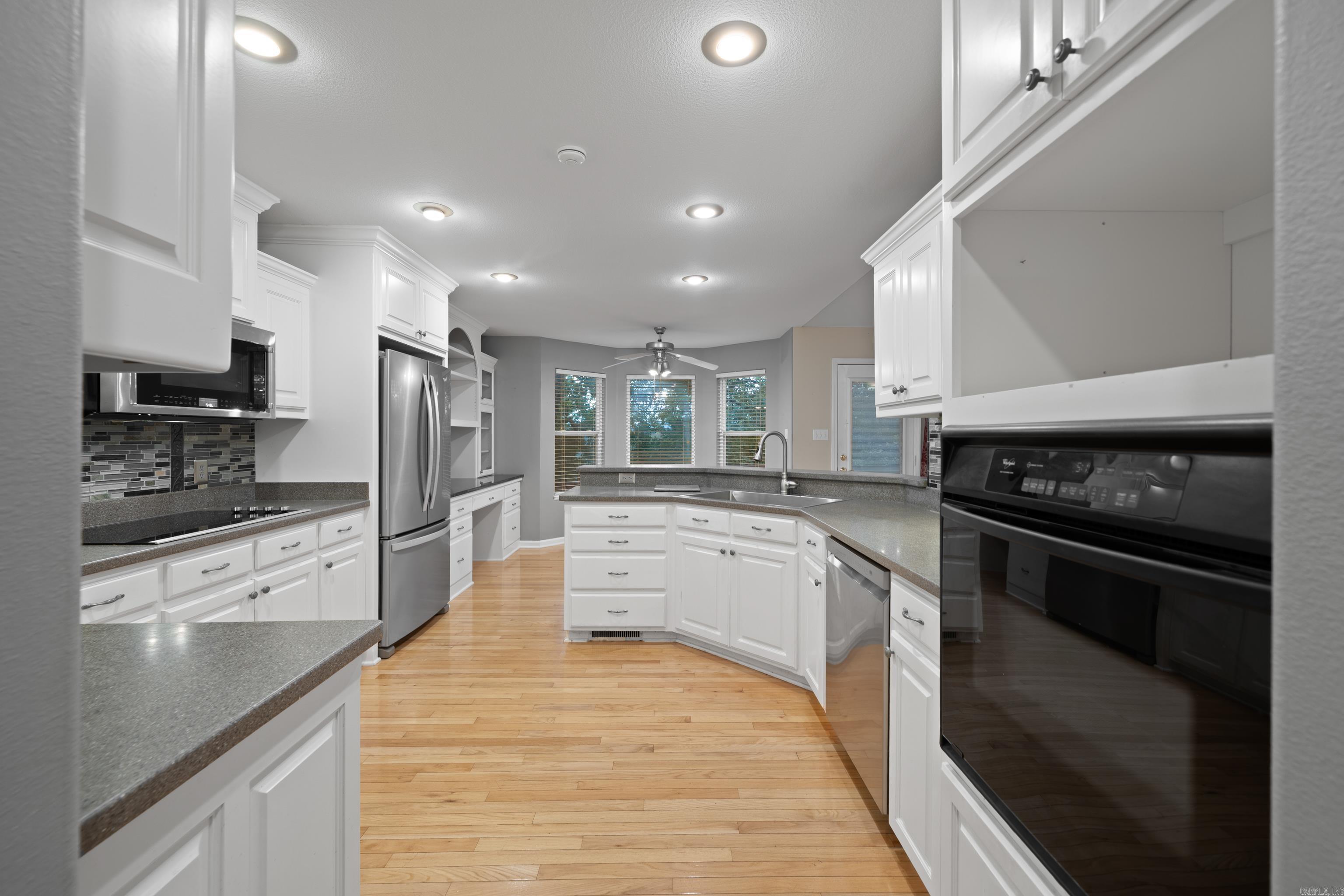 HUNTERS COVE - Residential
