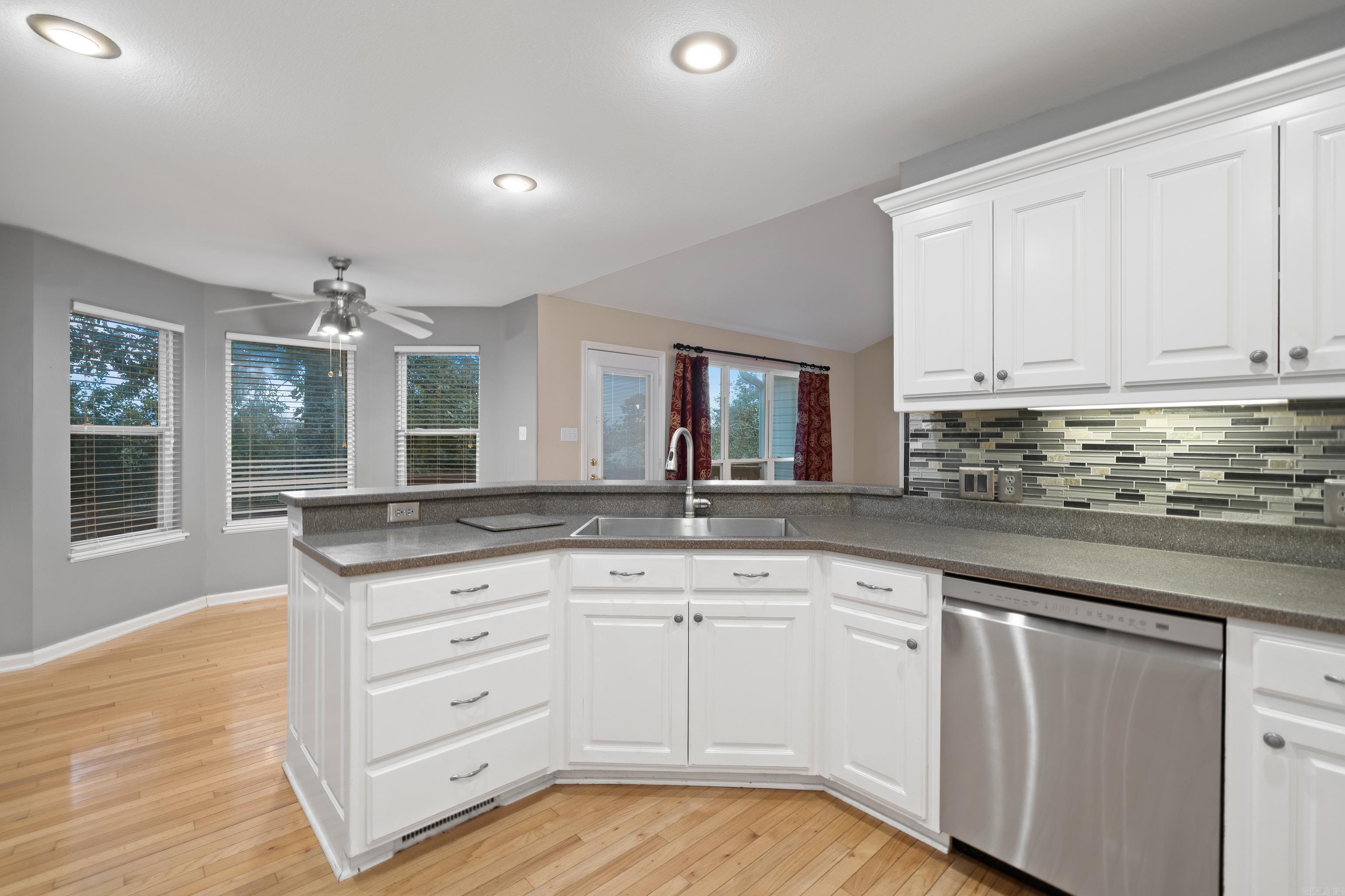 HUNTERS COVE - Residential