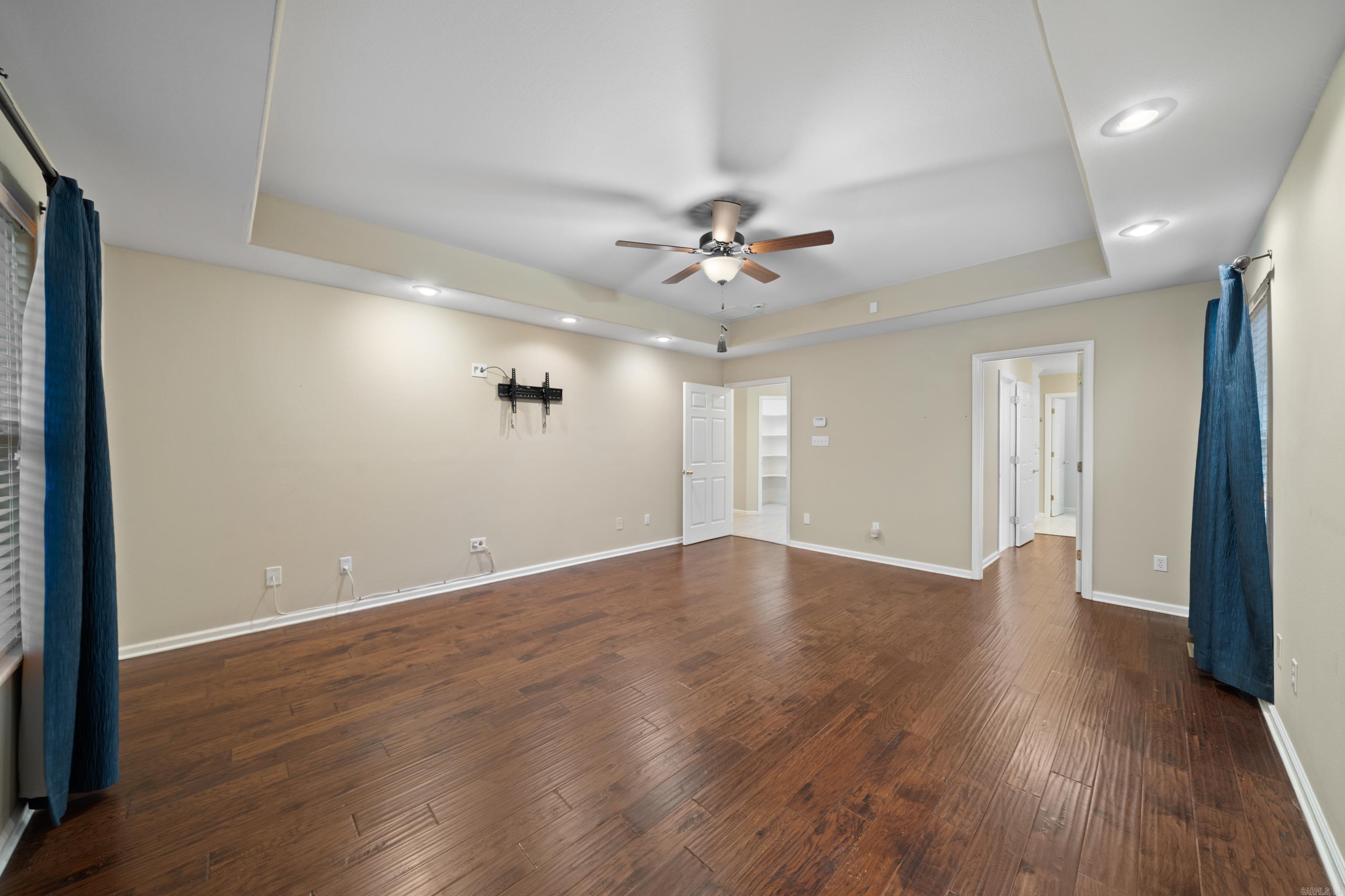 HUNTERS COVE - Residential