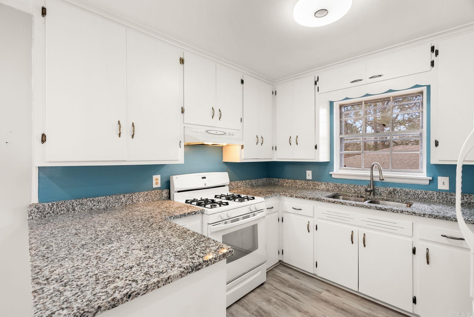 ELLIS ACRES - Residential