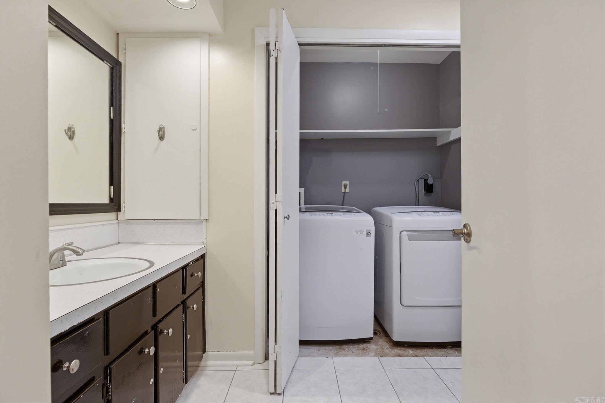 MARKHAM PINES - Residential