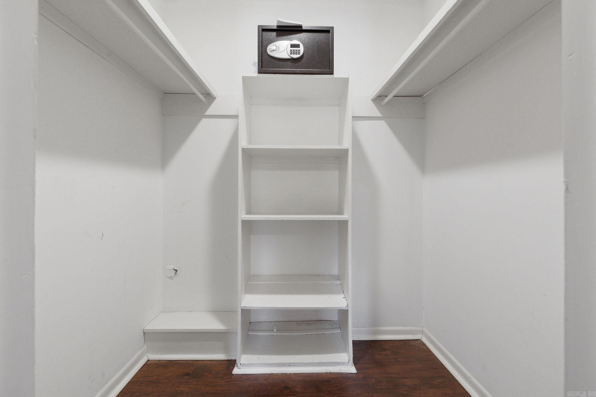 MARKHAM PINES - Residential