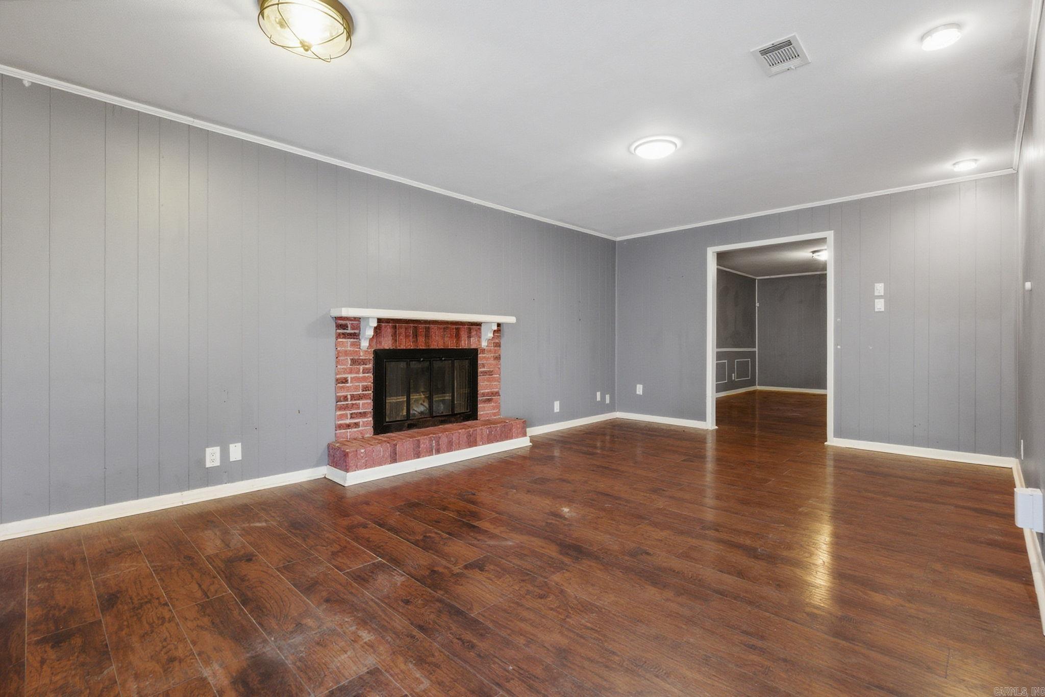 MARKHAM PINES - Residential