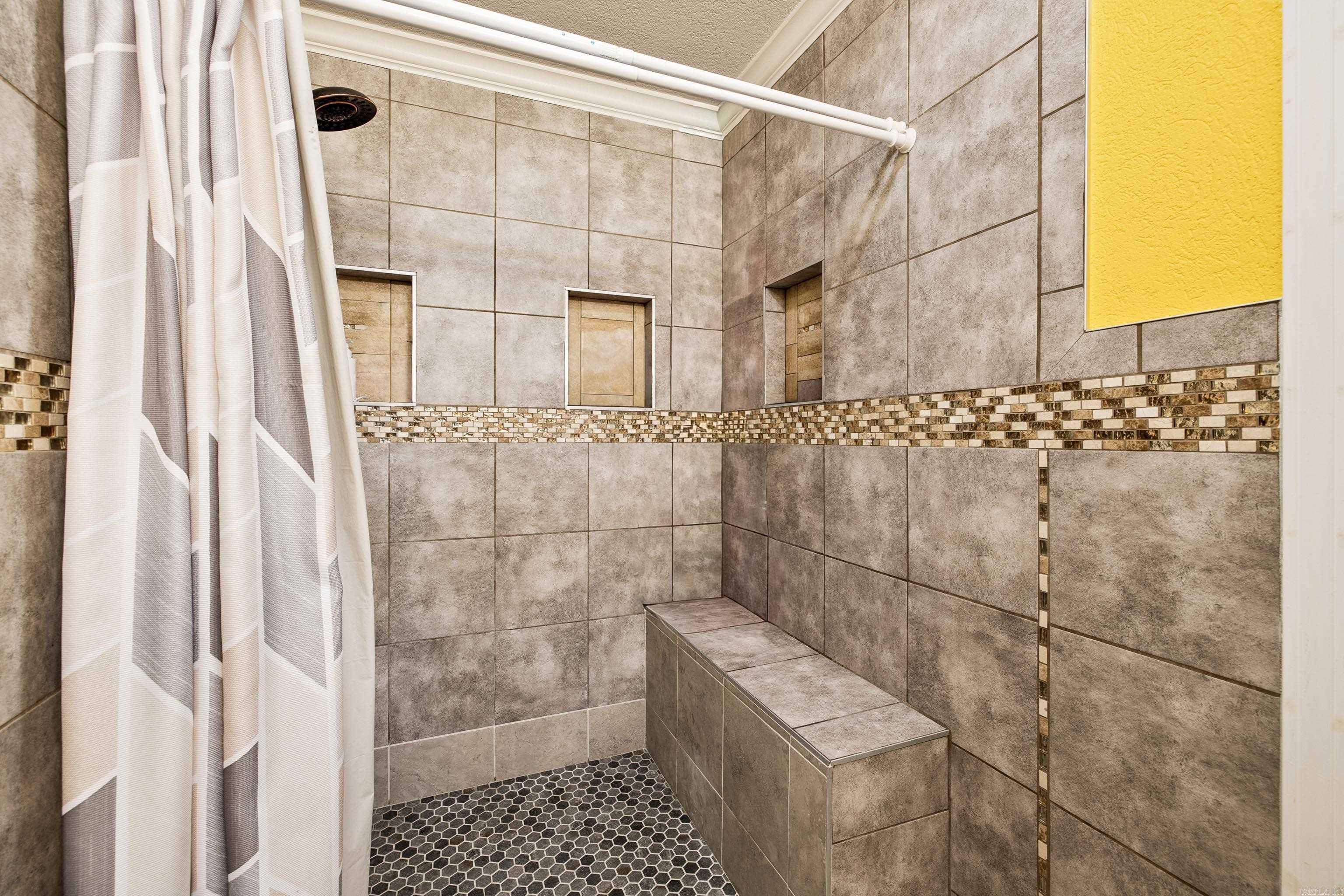 WATSON MANOR - Residential