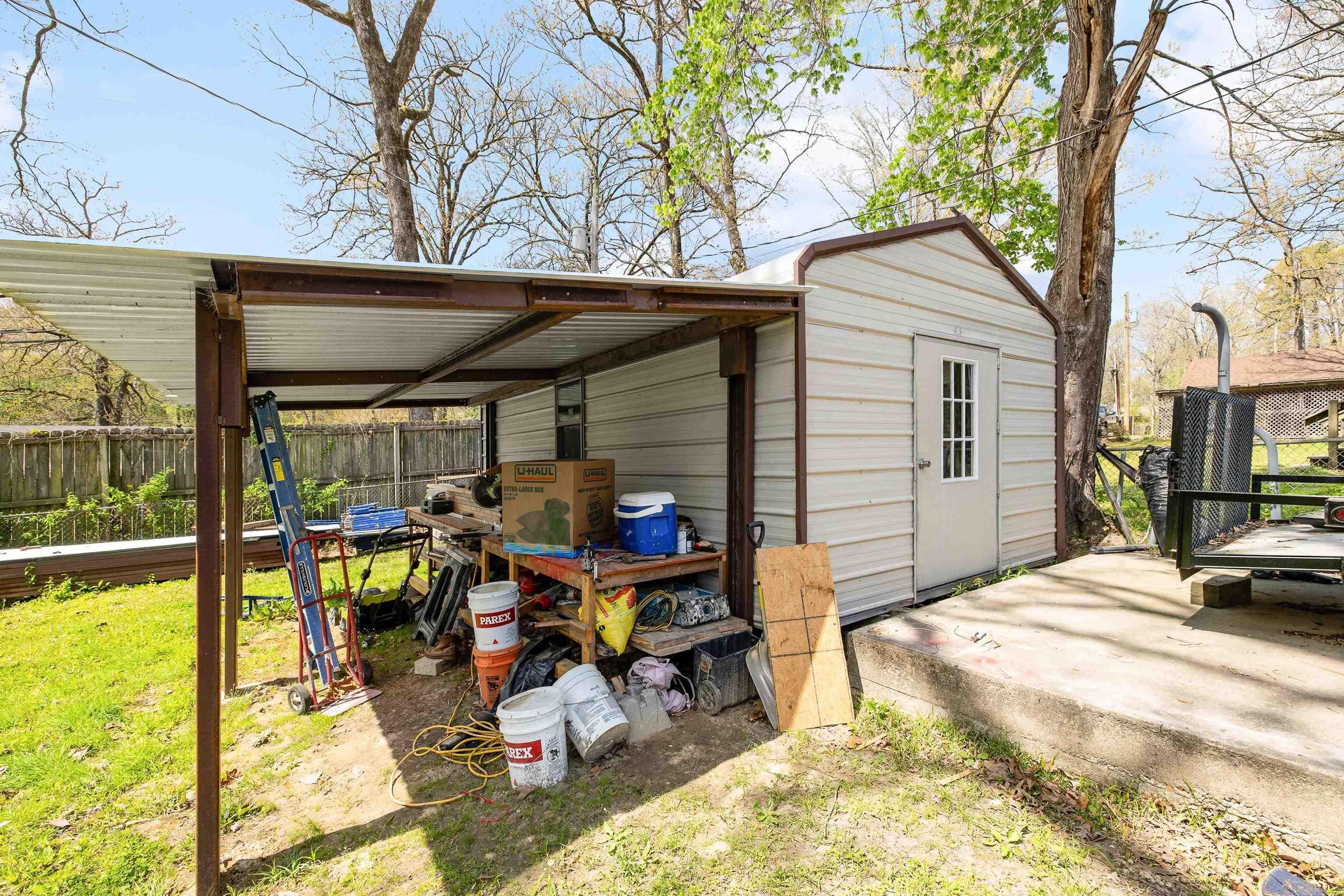 WATSON MANOR - Residential