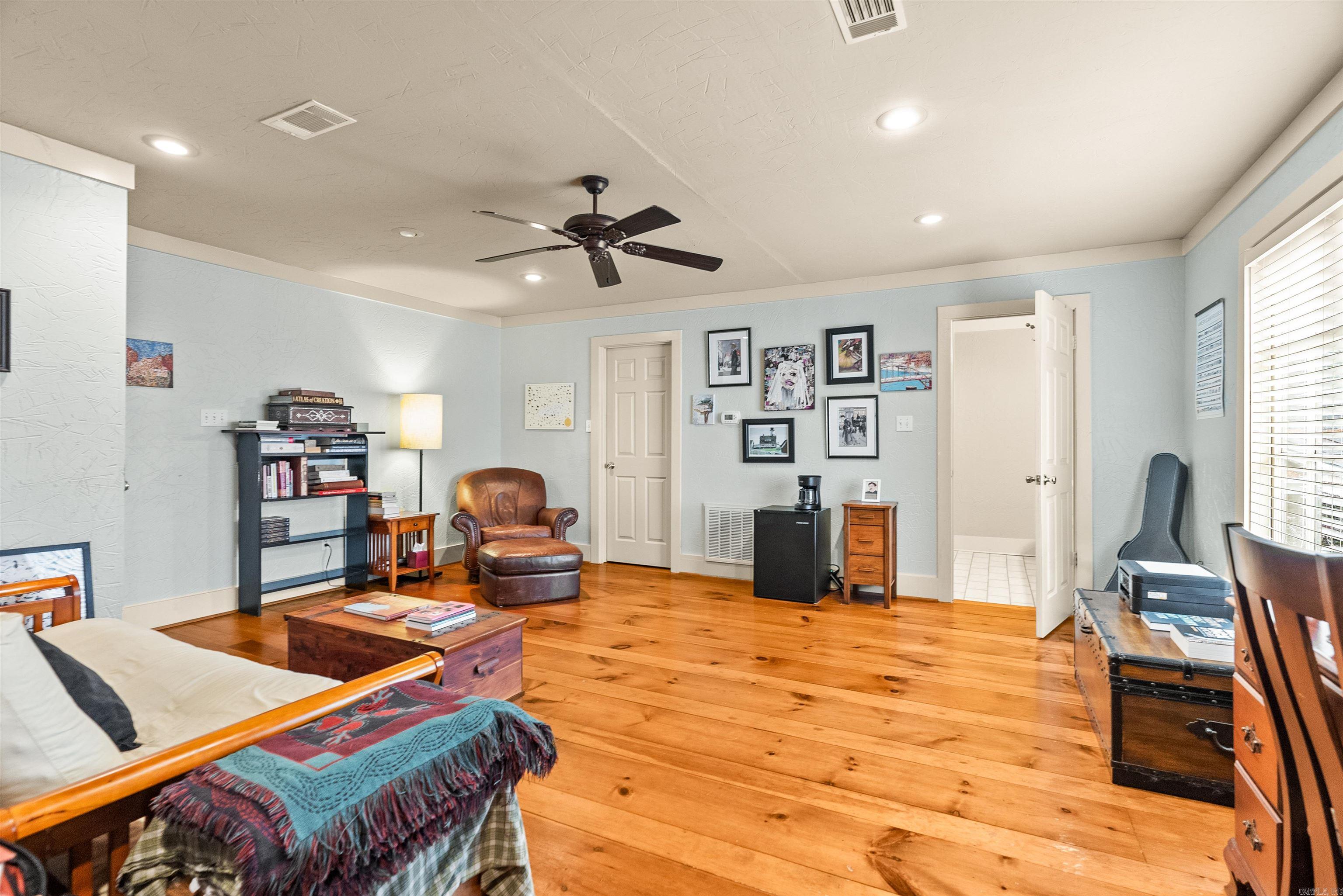 CLIFFEWOOD - Residential