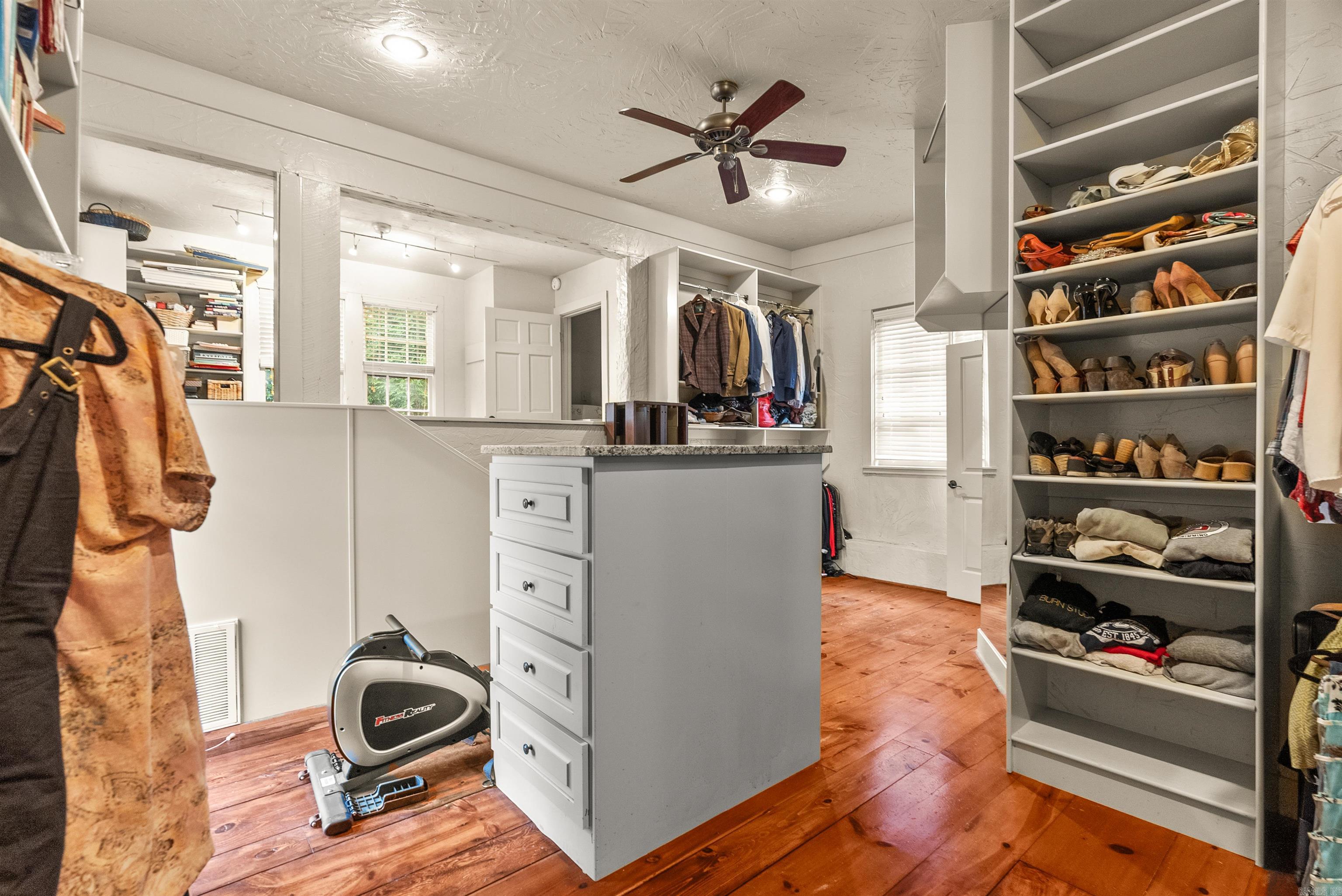 CLIFFEWOOD - Residential