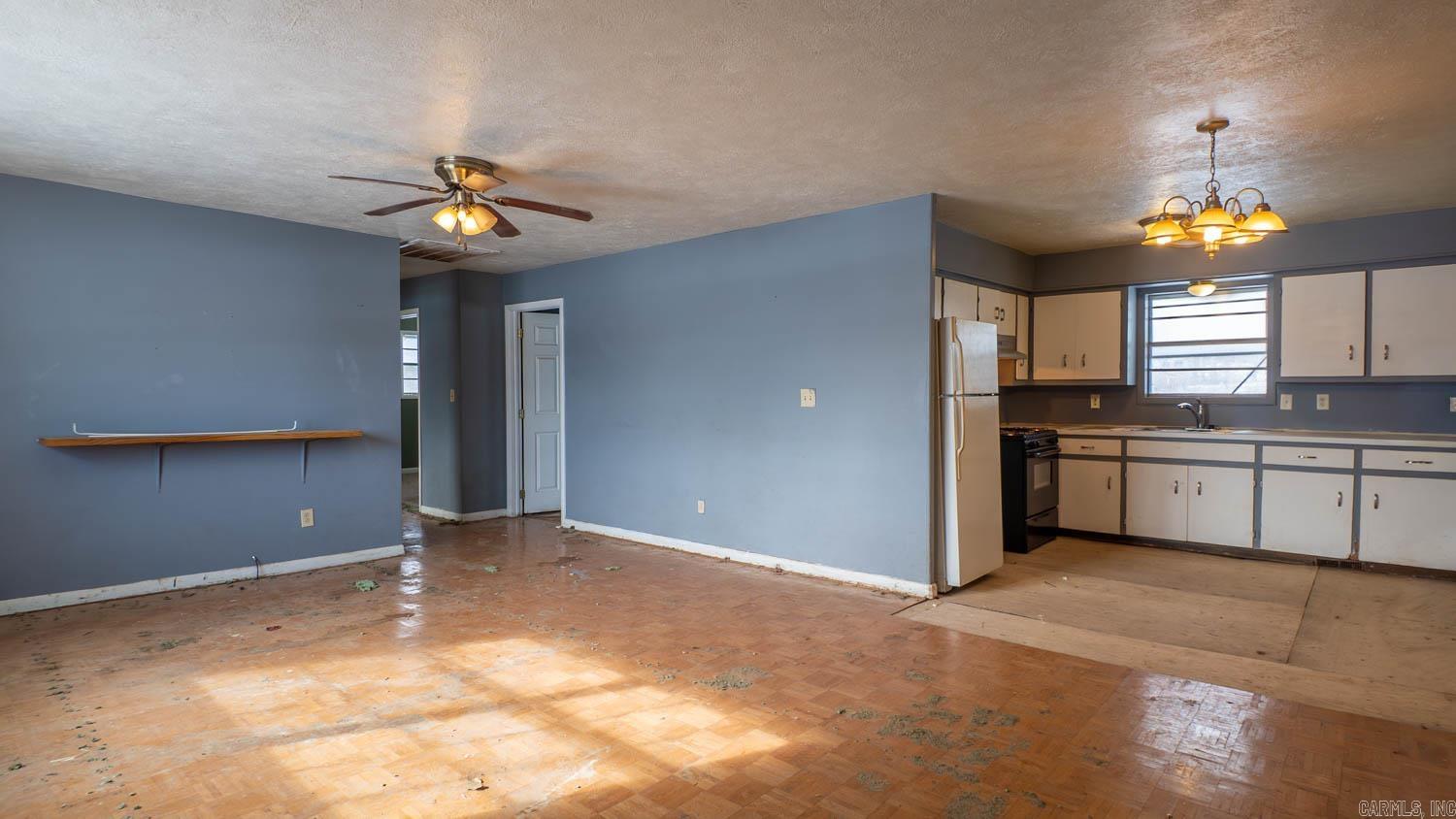 CEDAR CLIFF - Residential