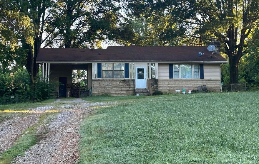 Check out this cozy 2br/2bth home sitting on approx 3 acres! This home sets just outside of town conveniently located with a short drive to Batesville. The kitchen allows plenty of space for cooking meals. The large living room is great for movie time! The master bedroom has a walk-in shower and 2 closets. Don't miss out on this country living!