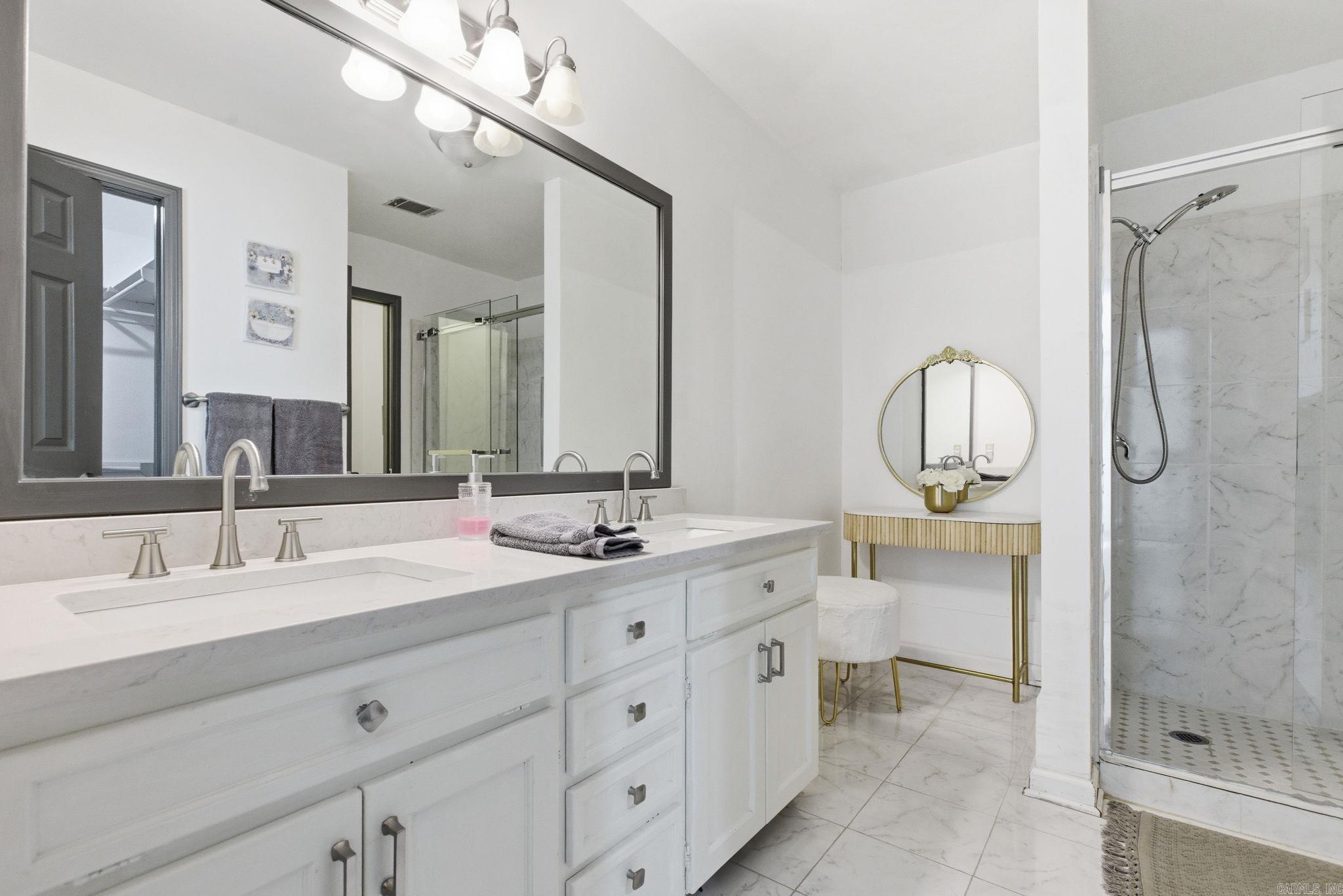 LUDINGTON HGTS - Residential