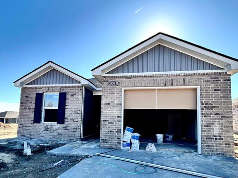 Photo of 3508 Hawthorn Way, Paragould, AR 72450 (MLS # 25049314)