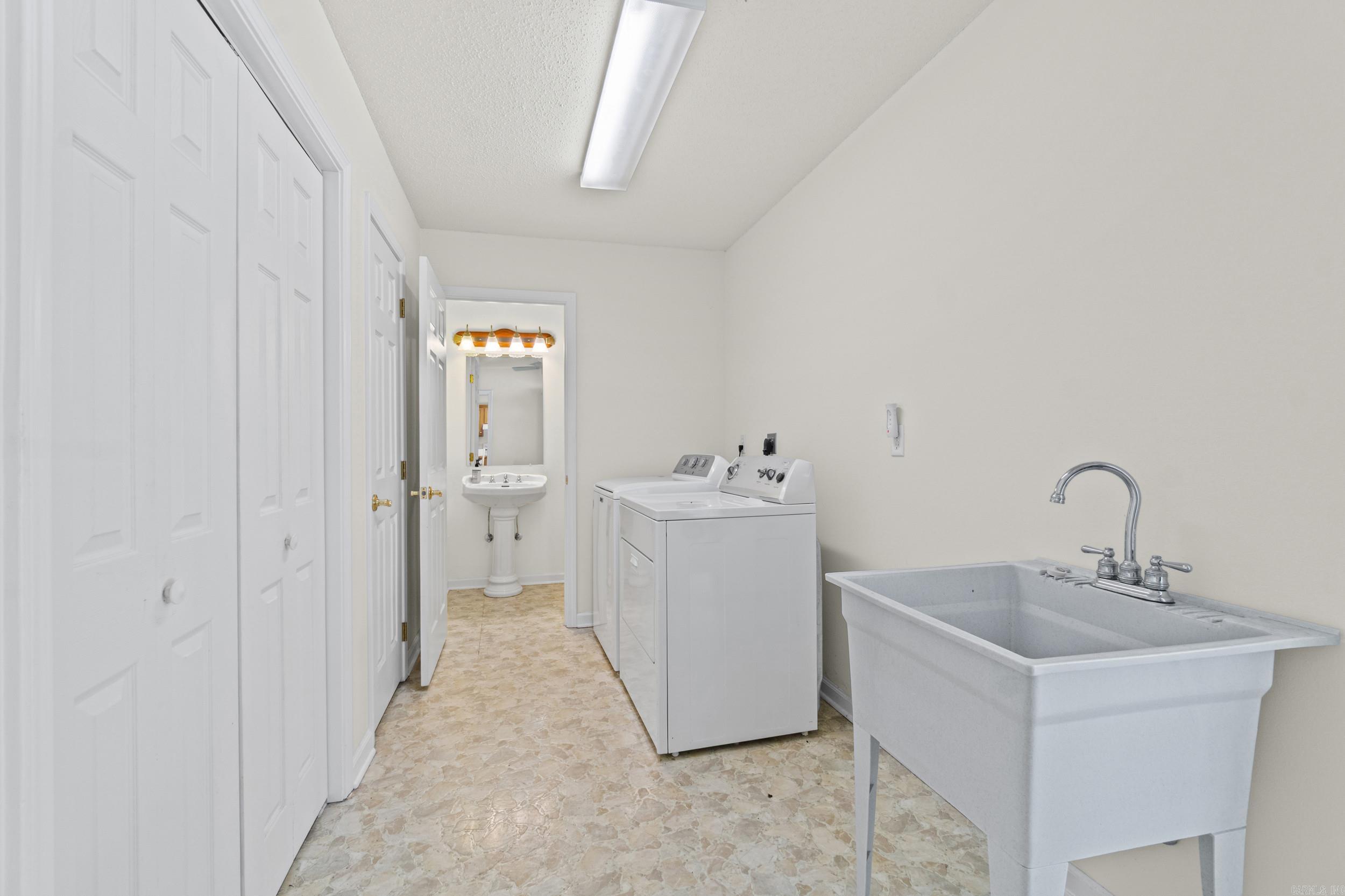 Hillcrest #2 - Residential