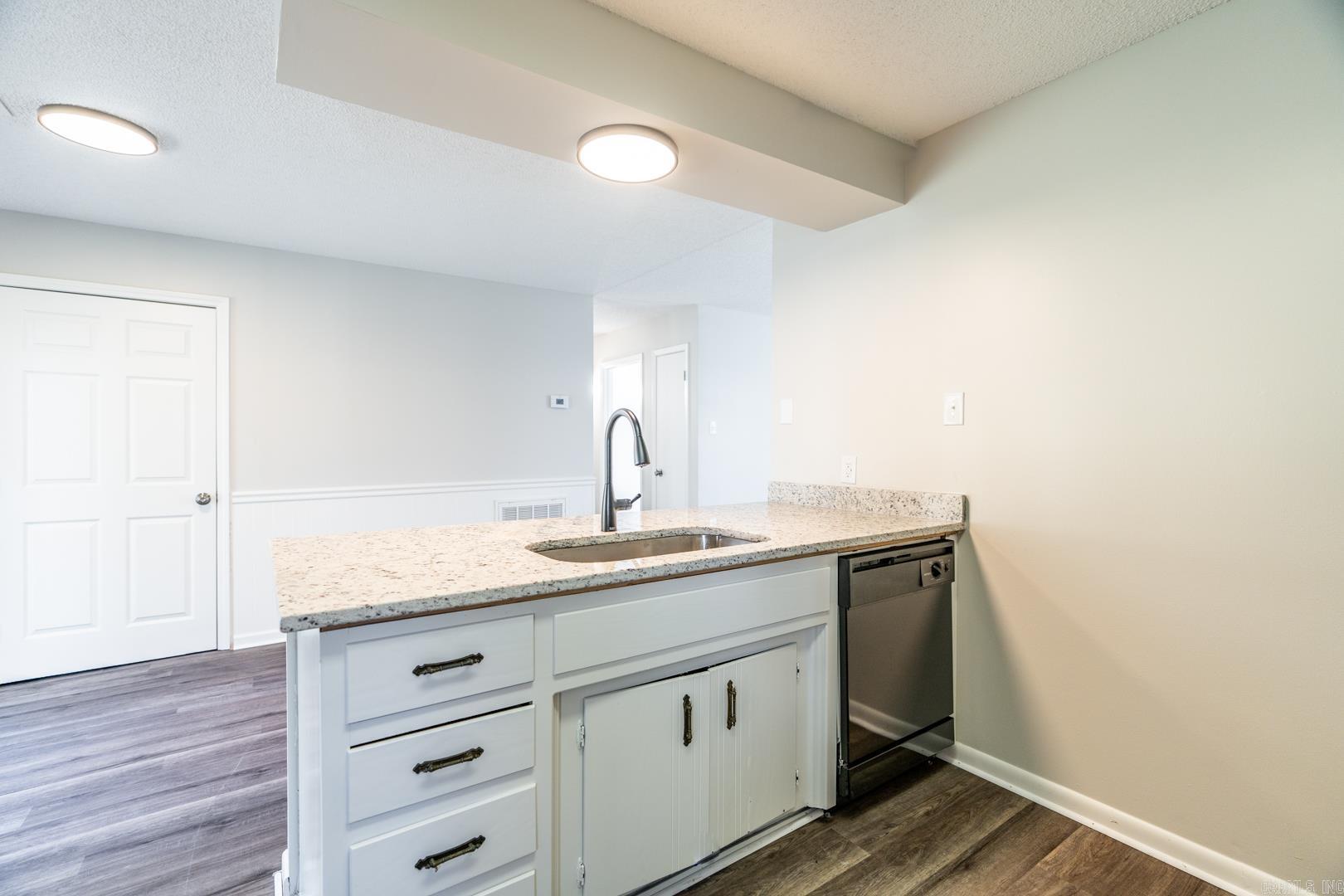 Diamondhead J - Residential