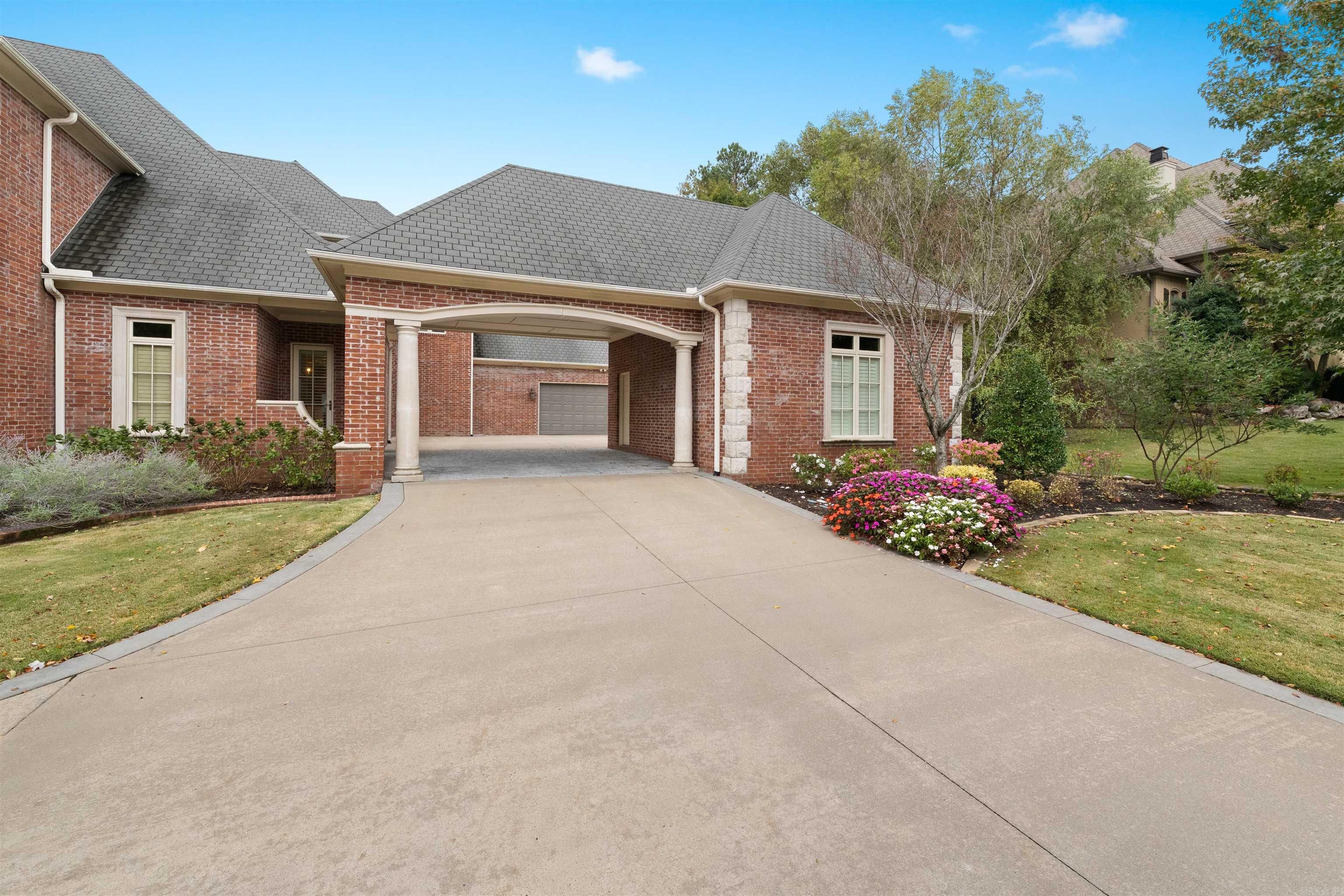 CHENAL VALLEY SOLOGNE CIRCLE - Residential