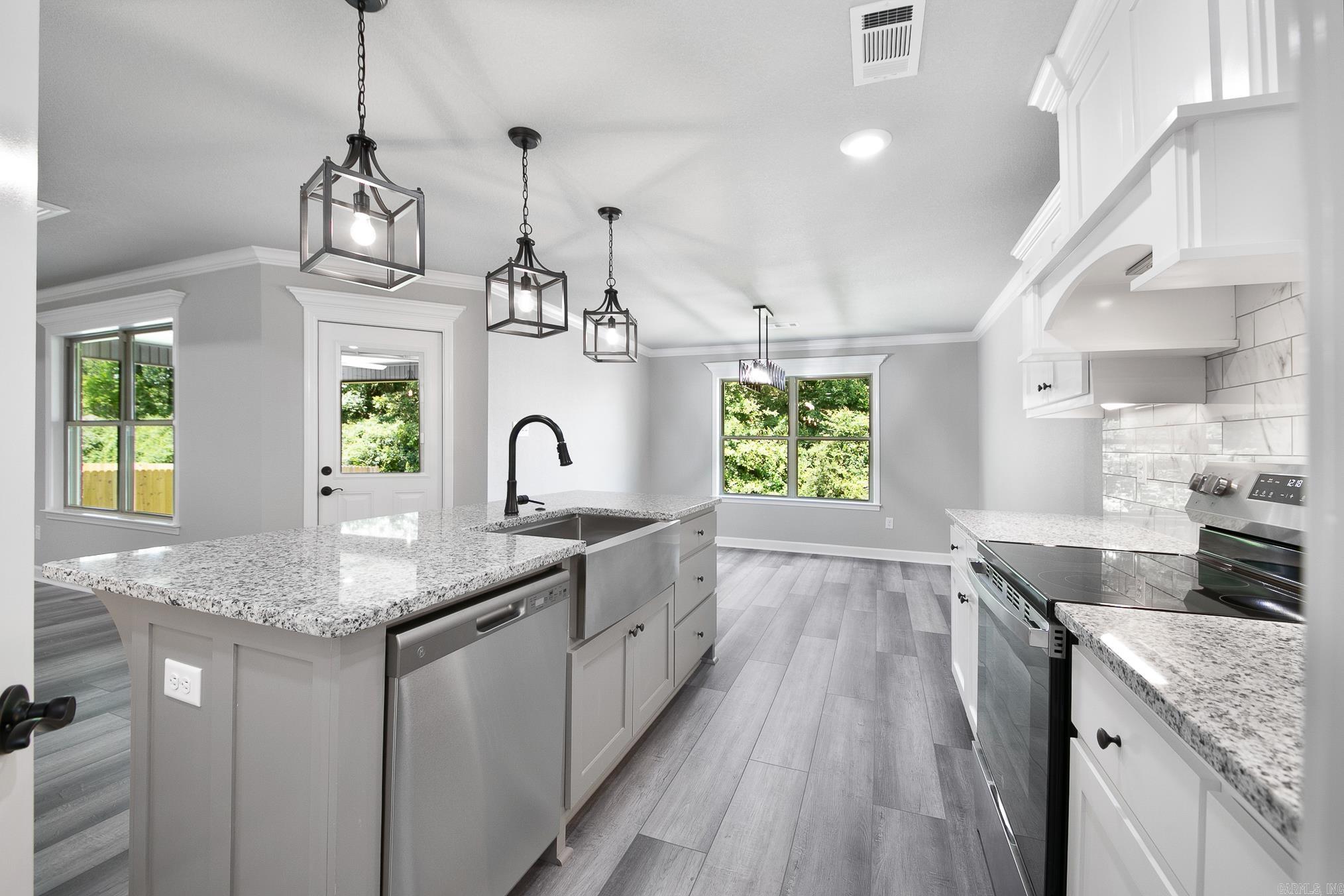 AUTUMN BROOKE - Residential