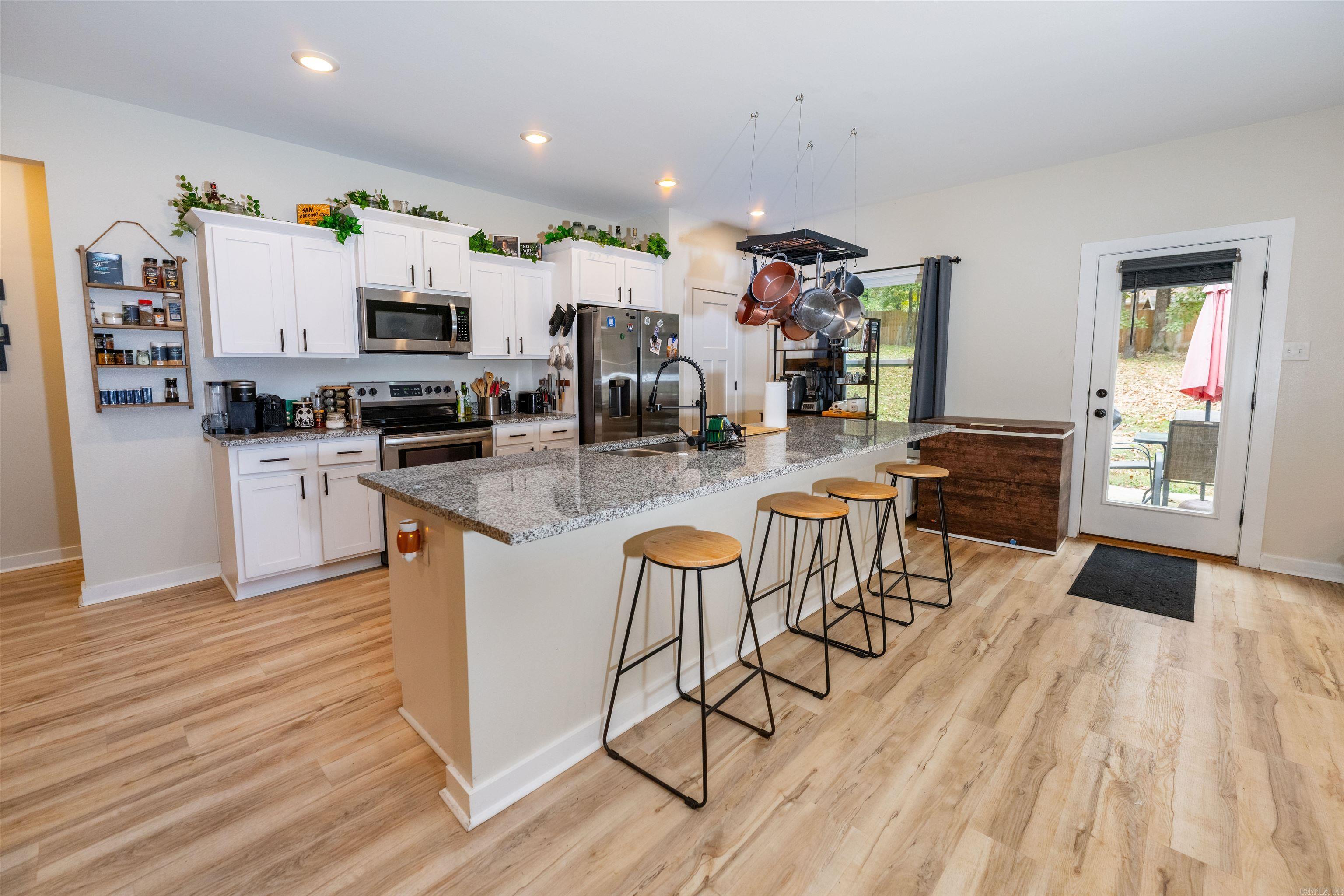 DIAMONDHEAD J - Residential