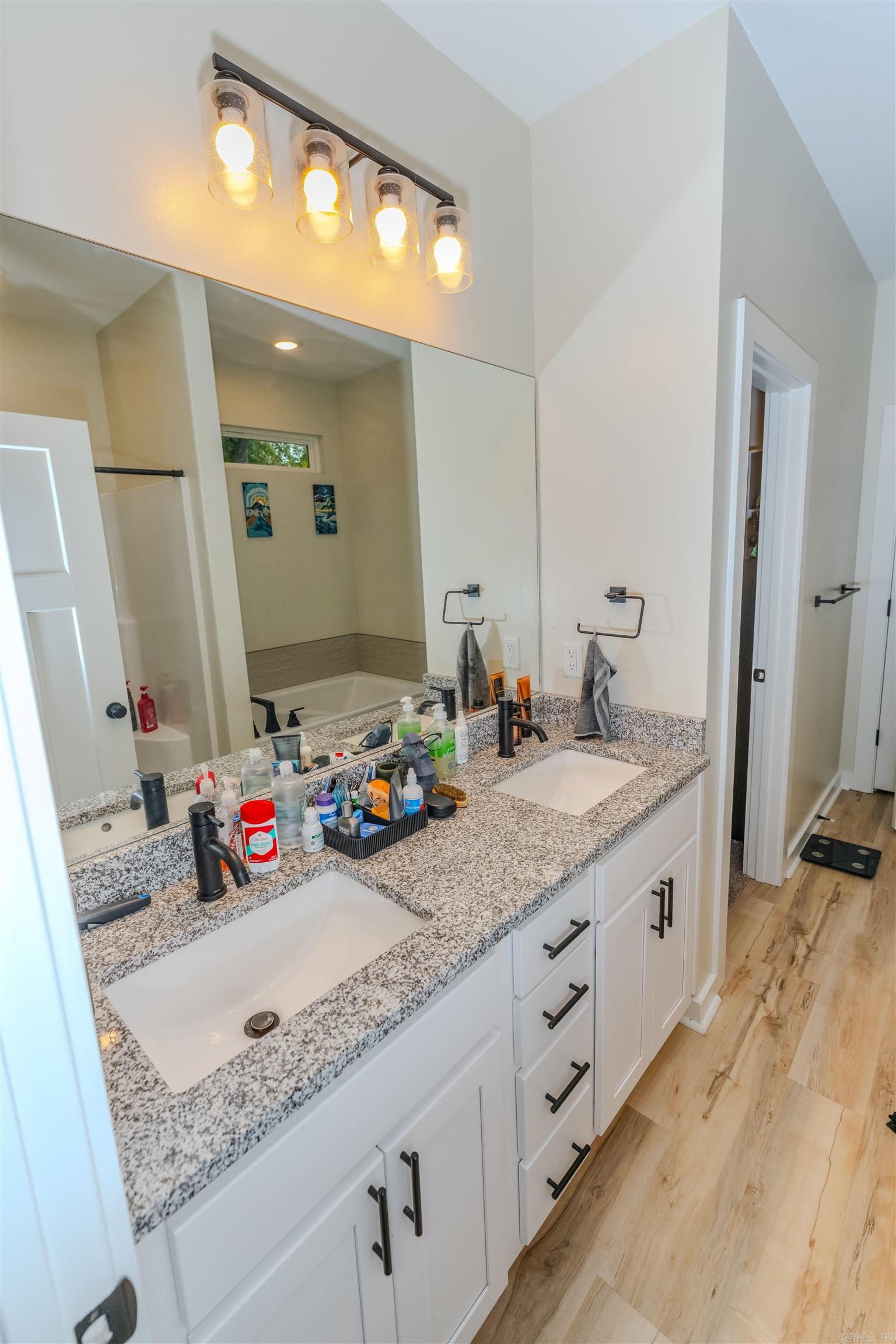 DIAMONDHEAD J - Residential