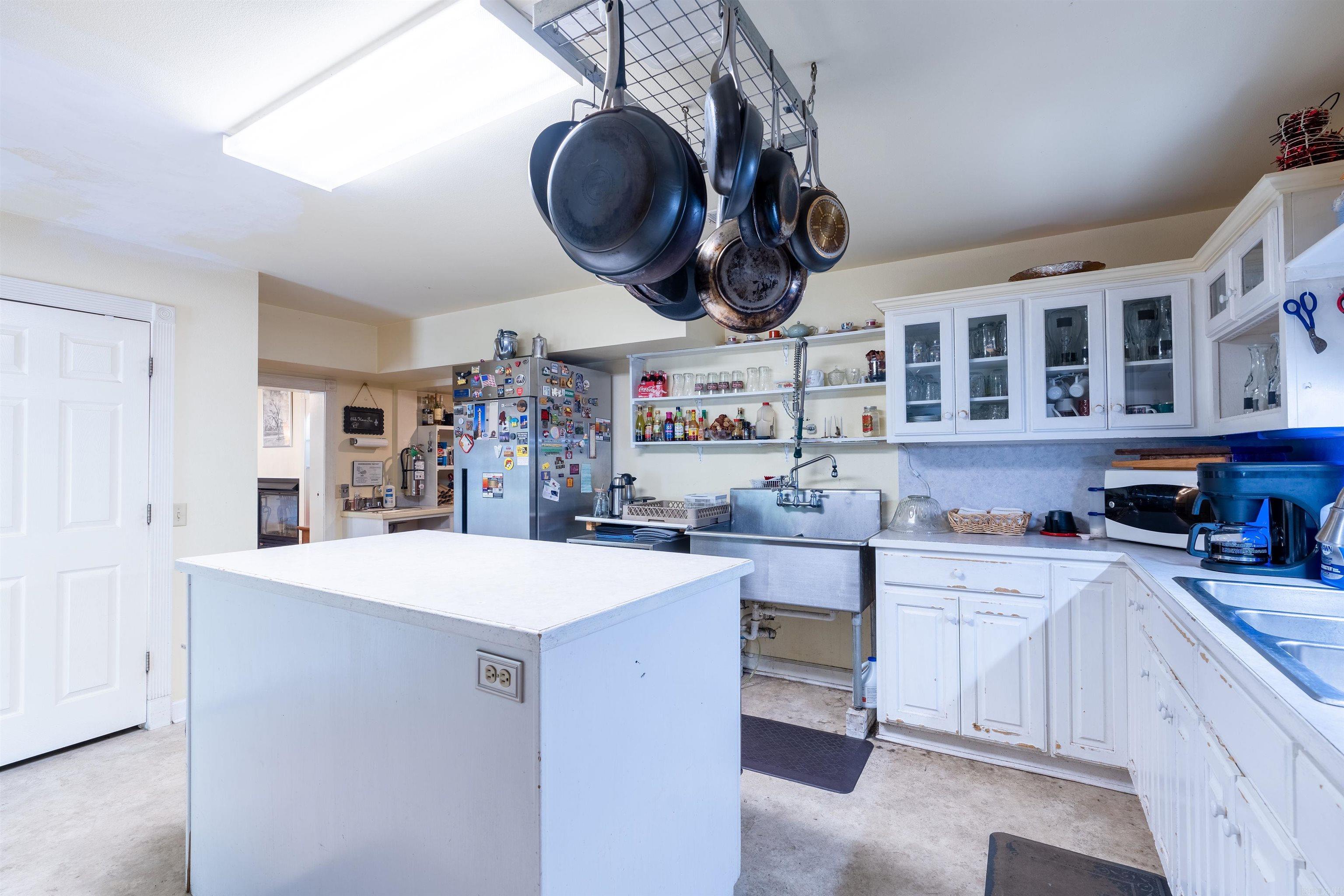 Metes & Bounds - Commercial Sale