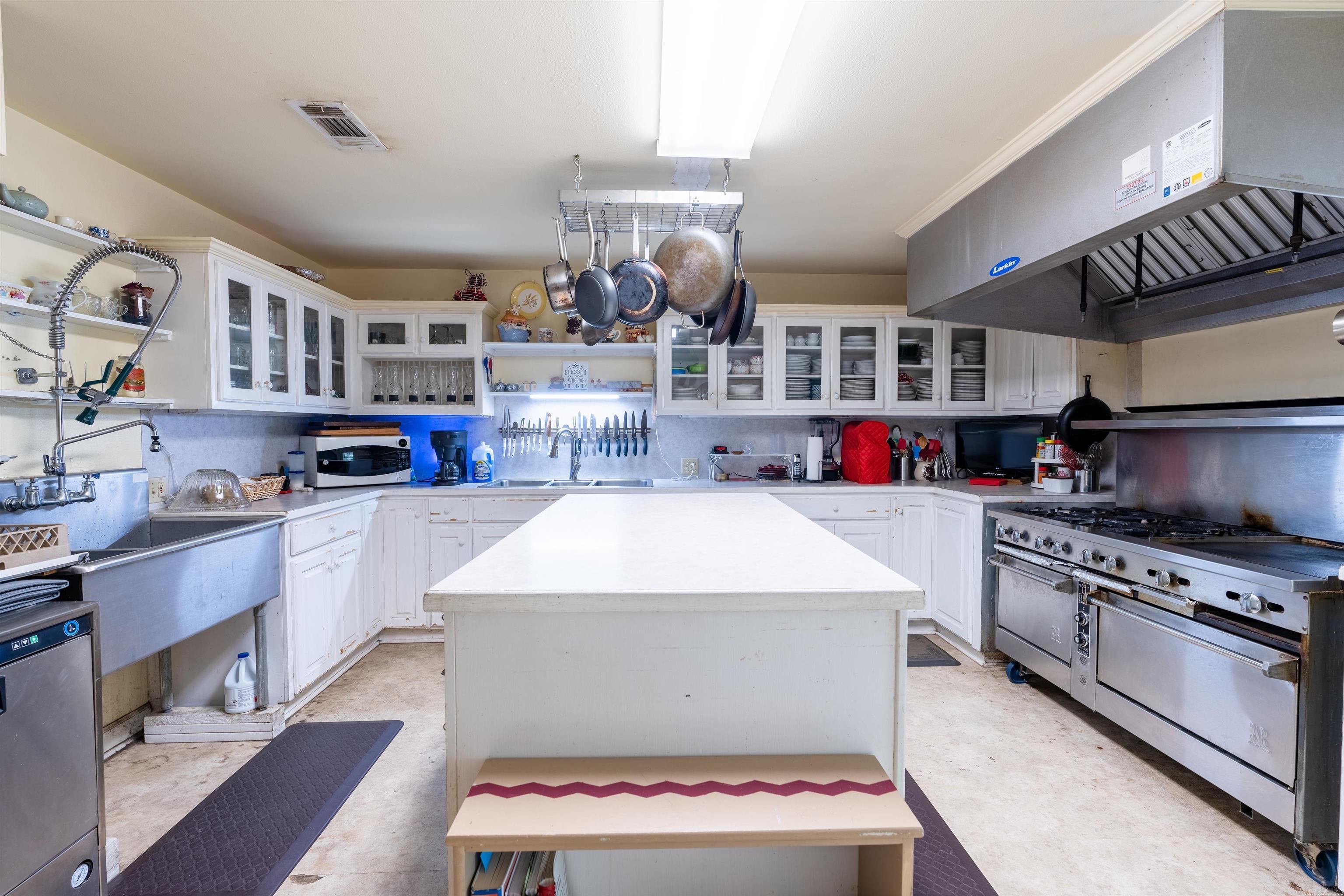 Metes & Bounds - Commercial Sale