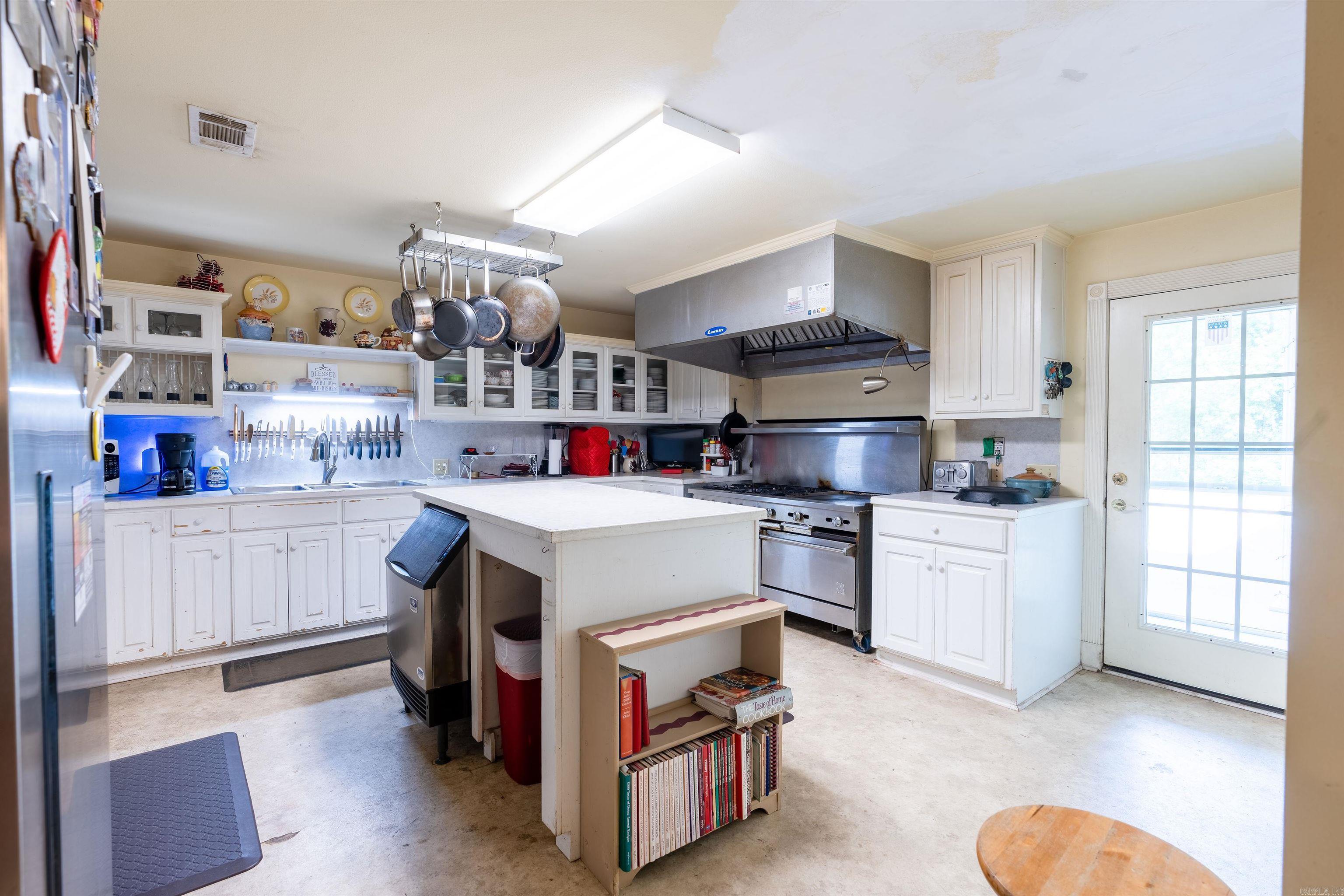 Metes & Bounds - Commercial Sale