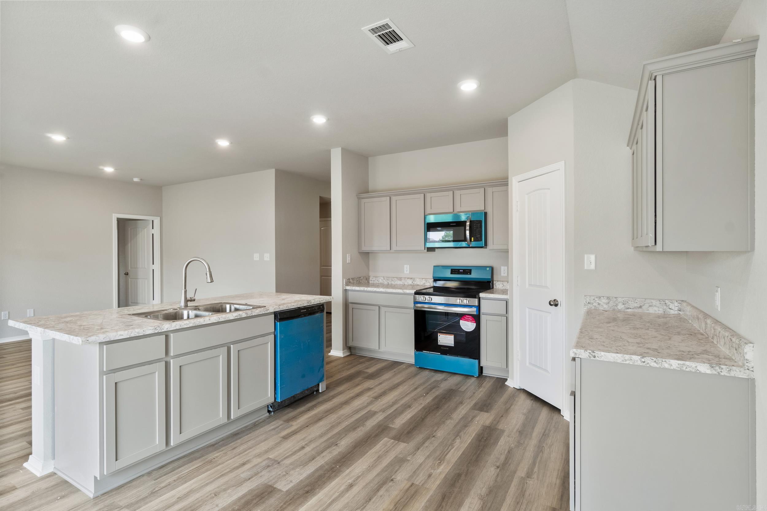 HILL FARM - Residential