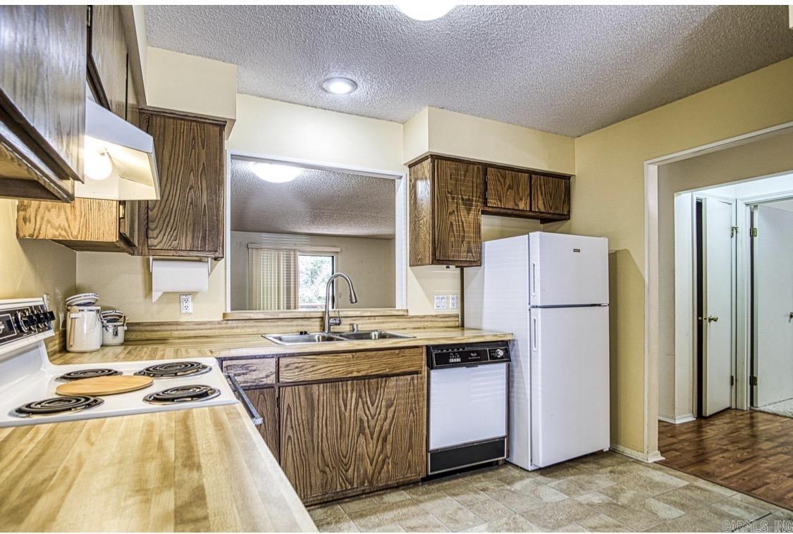 La Coruna Courts #3 - Residential