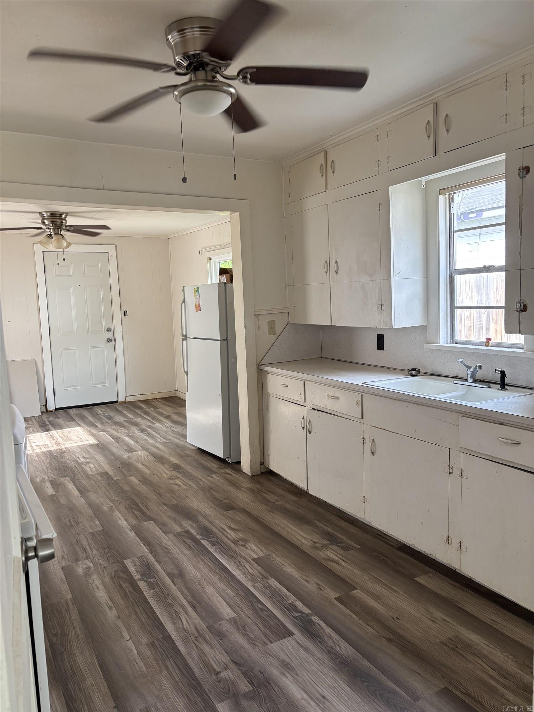 LONGINO & GOODE - Residential