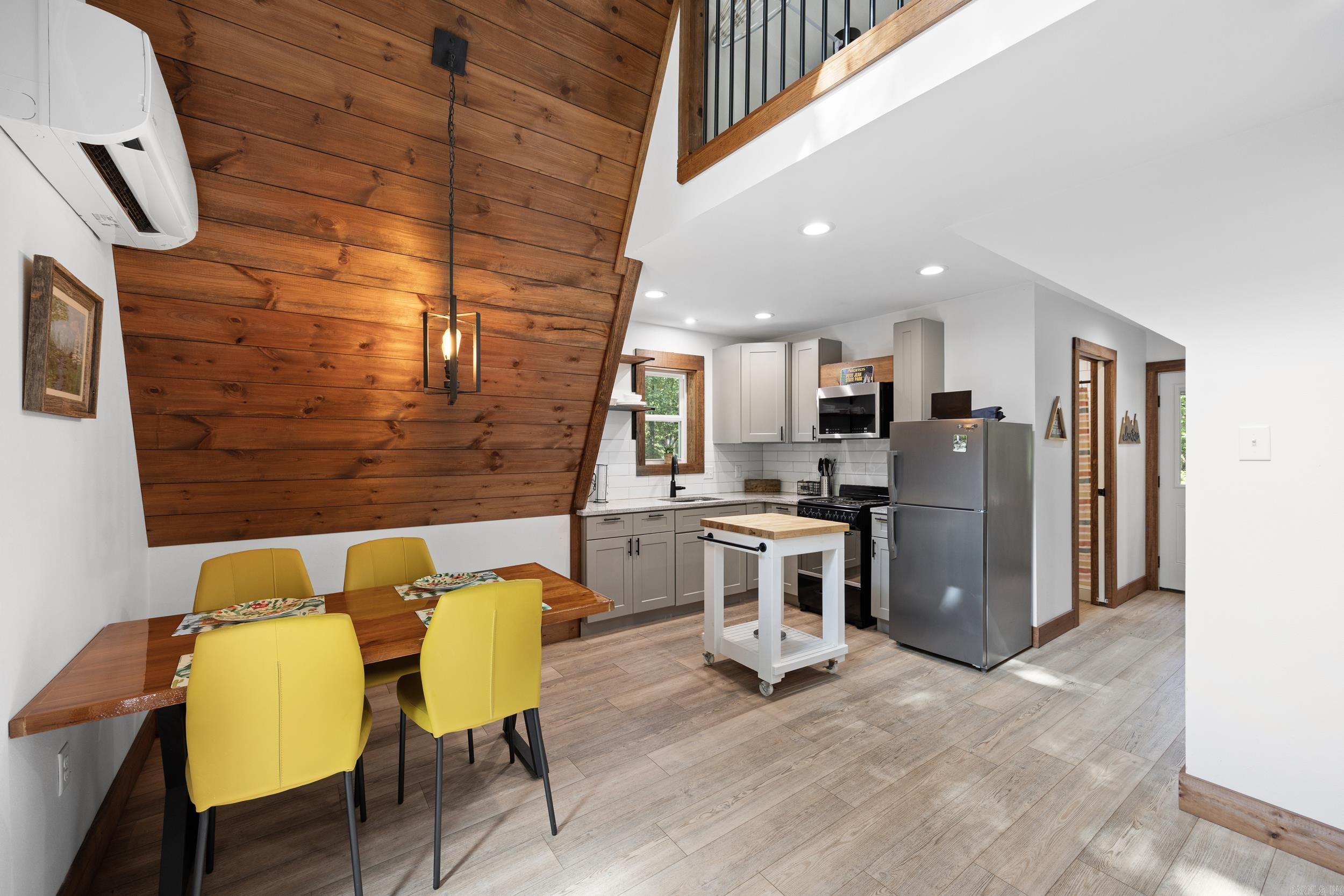 Petit Jean - Residential