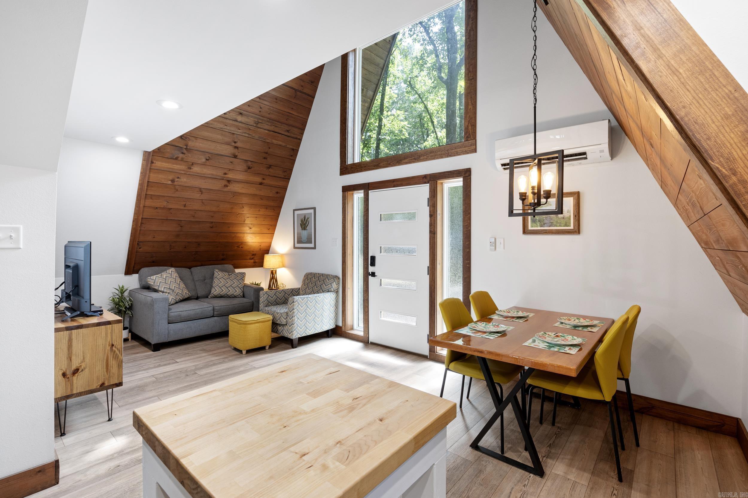 Petit Jean - Residential