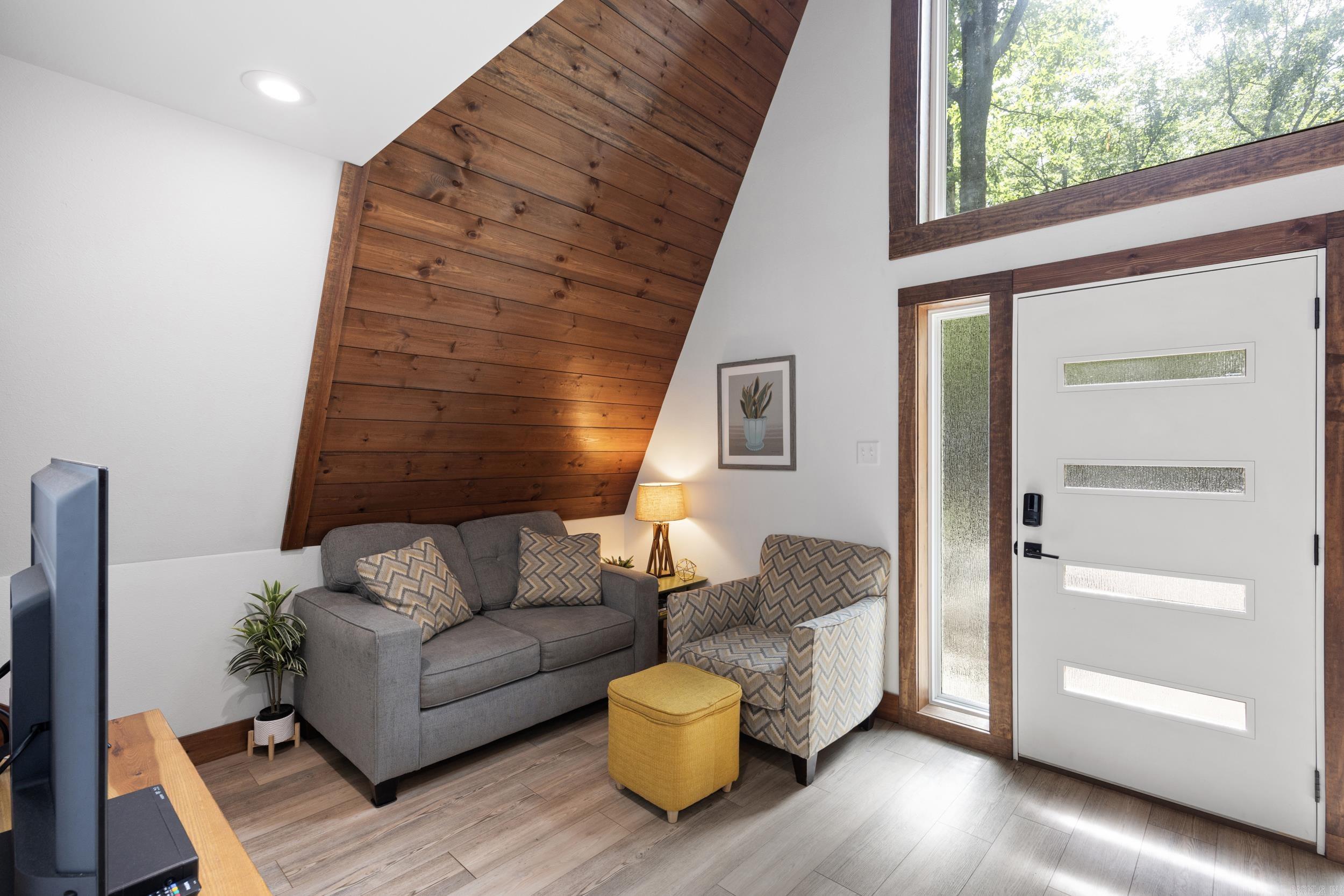 Petit Jean - Residential